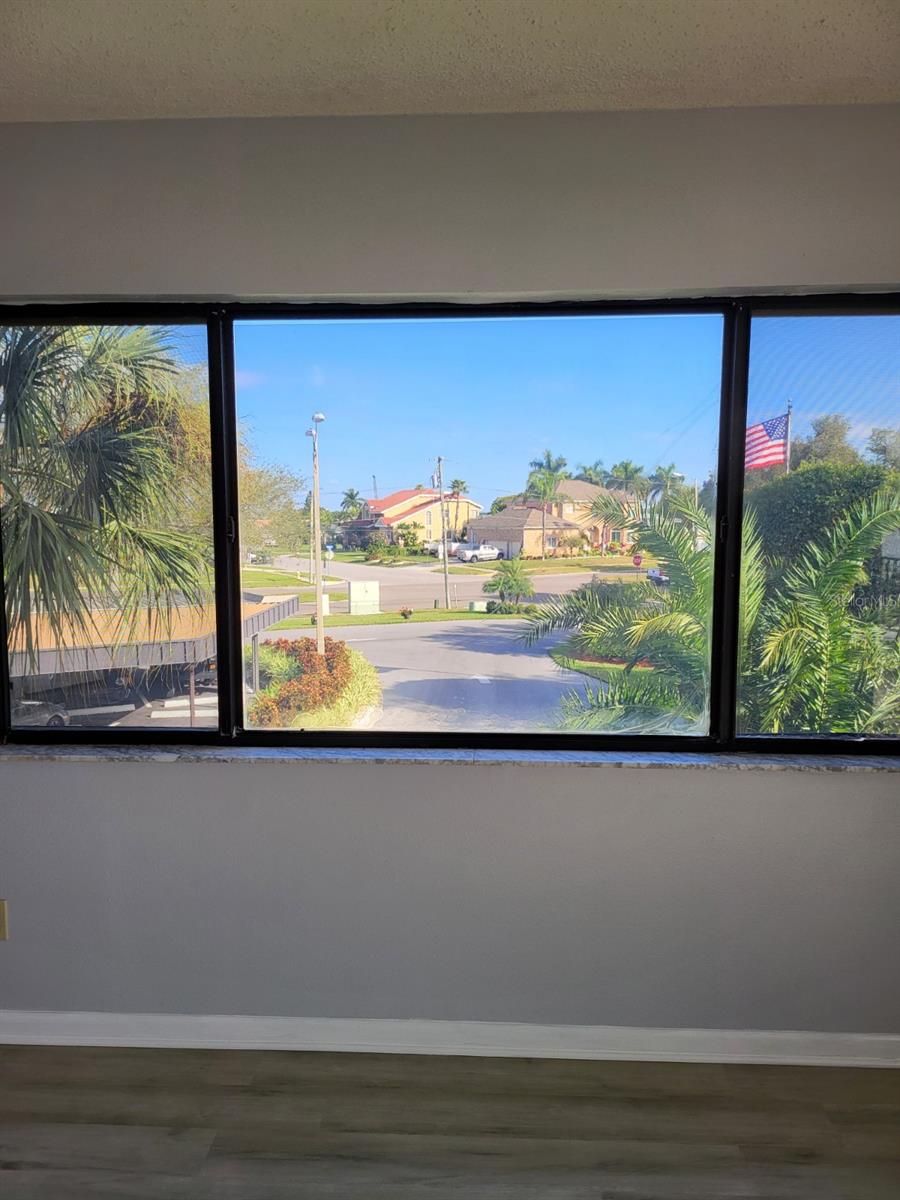 Image 19 of 23 For 650 Island Way 208