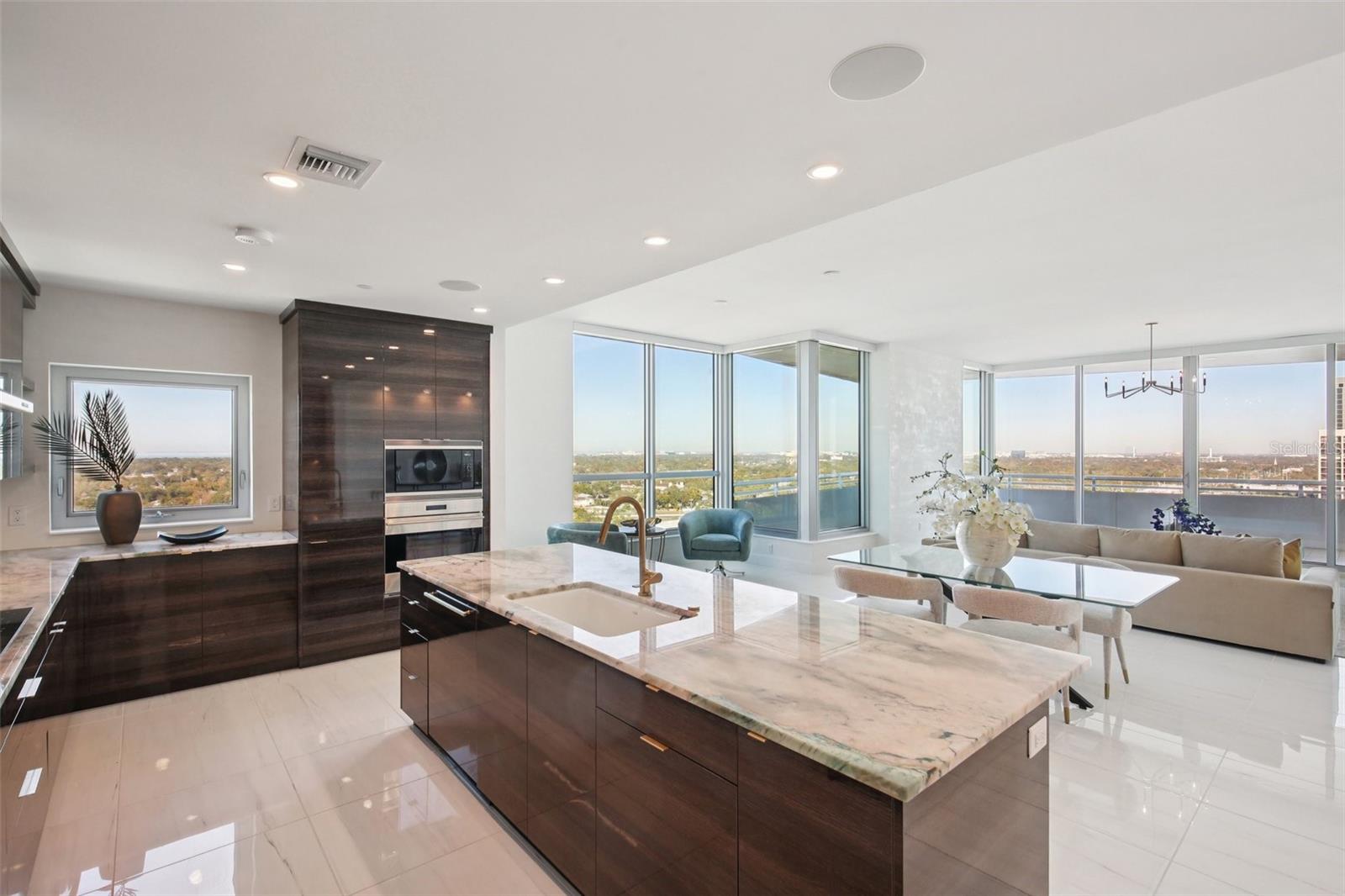 Image 11 of 98 For 3401 Bayshore Boulevard 1704