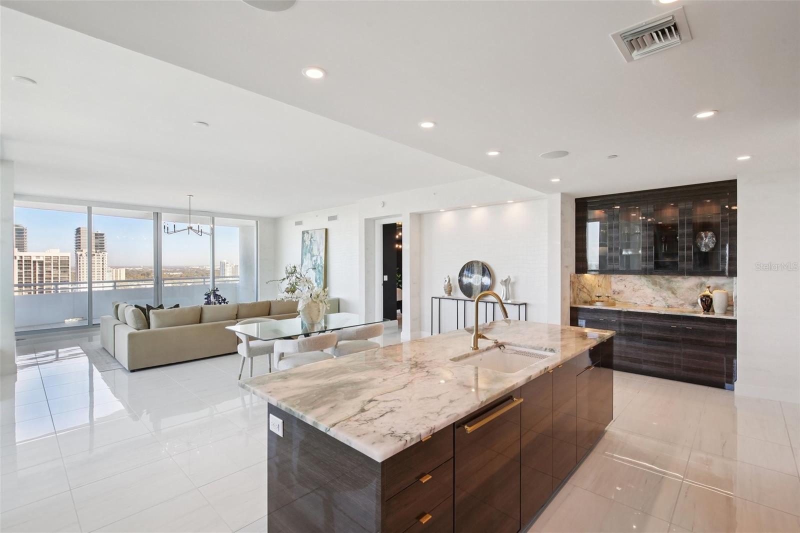 Image 15 of 98 For 3401 Bayshore Boulevard 1704