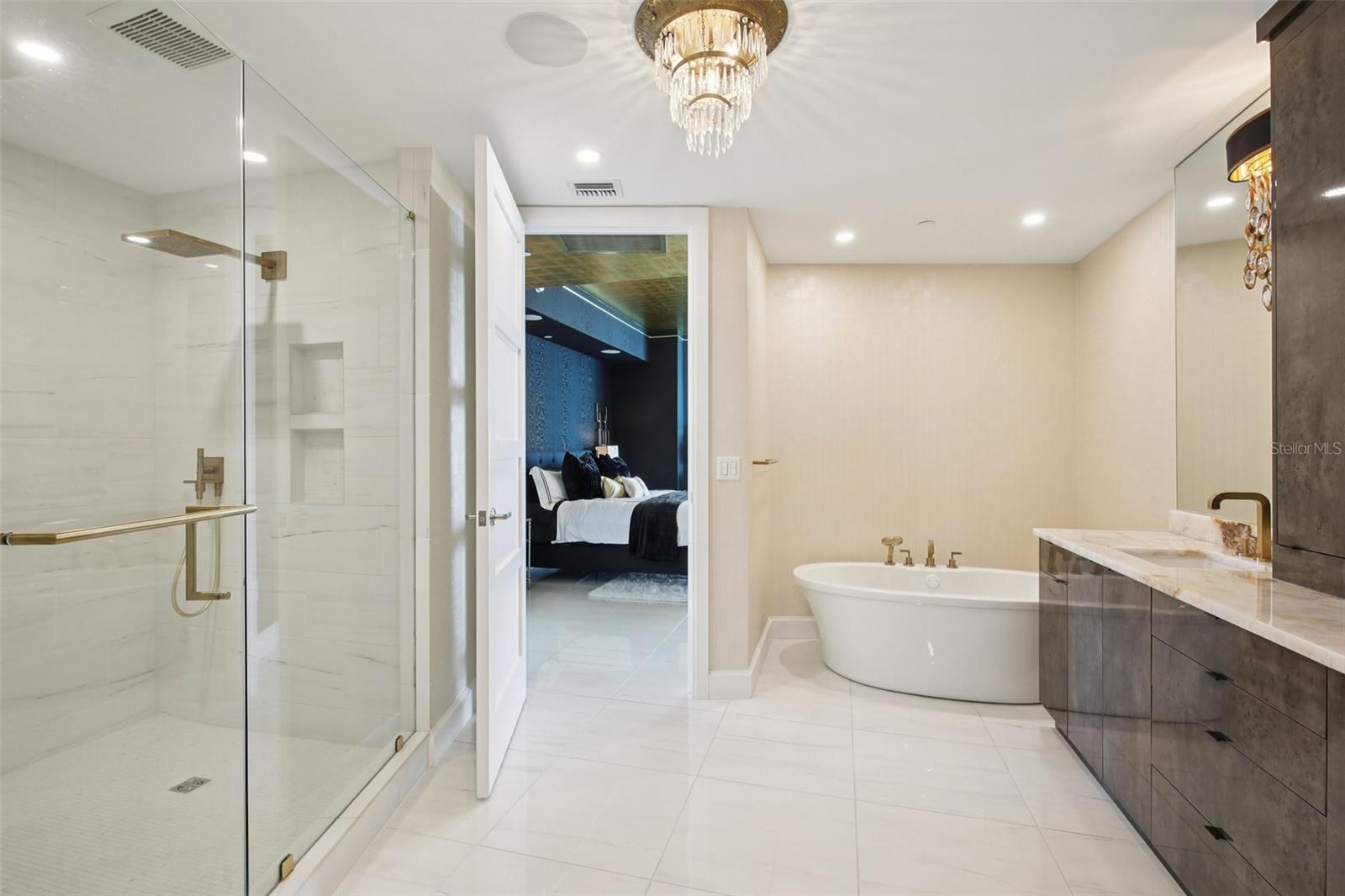 Image 30 of 98 For 3401 Bayshore Boulevard 1704