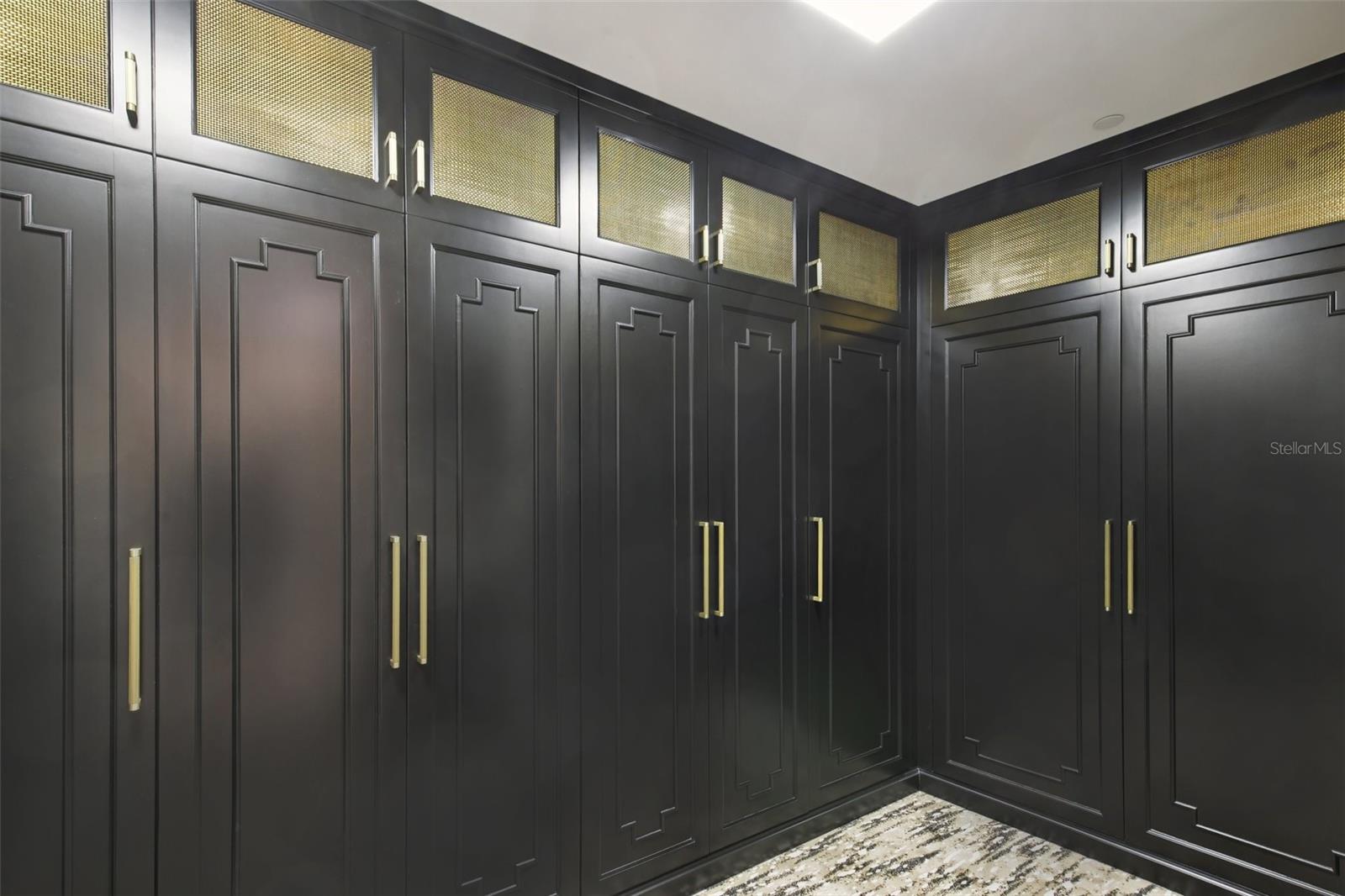 Image 33 of 98 For 3401 Bayshore Boulevard 1704