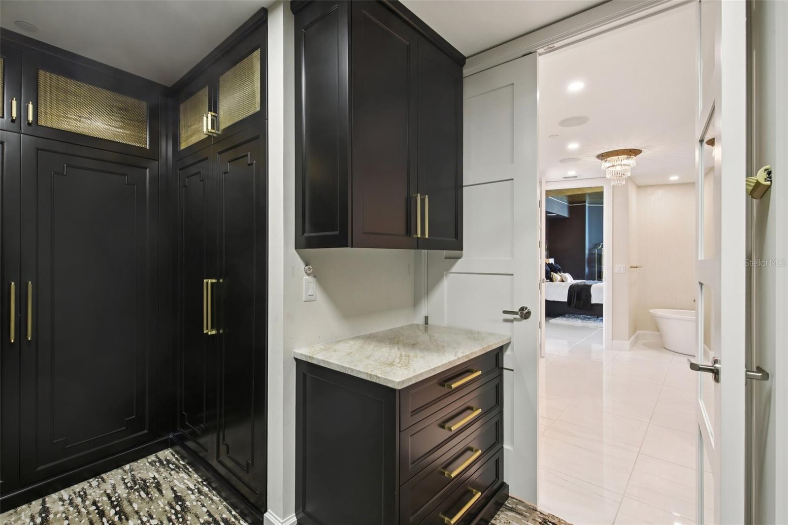 Image 34 of 98 For 3401 Bayshore Boulevard 1704