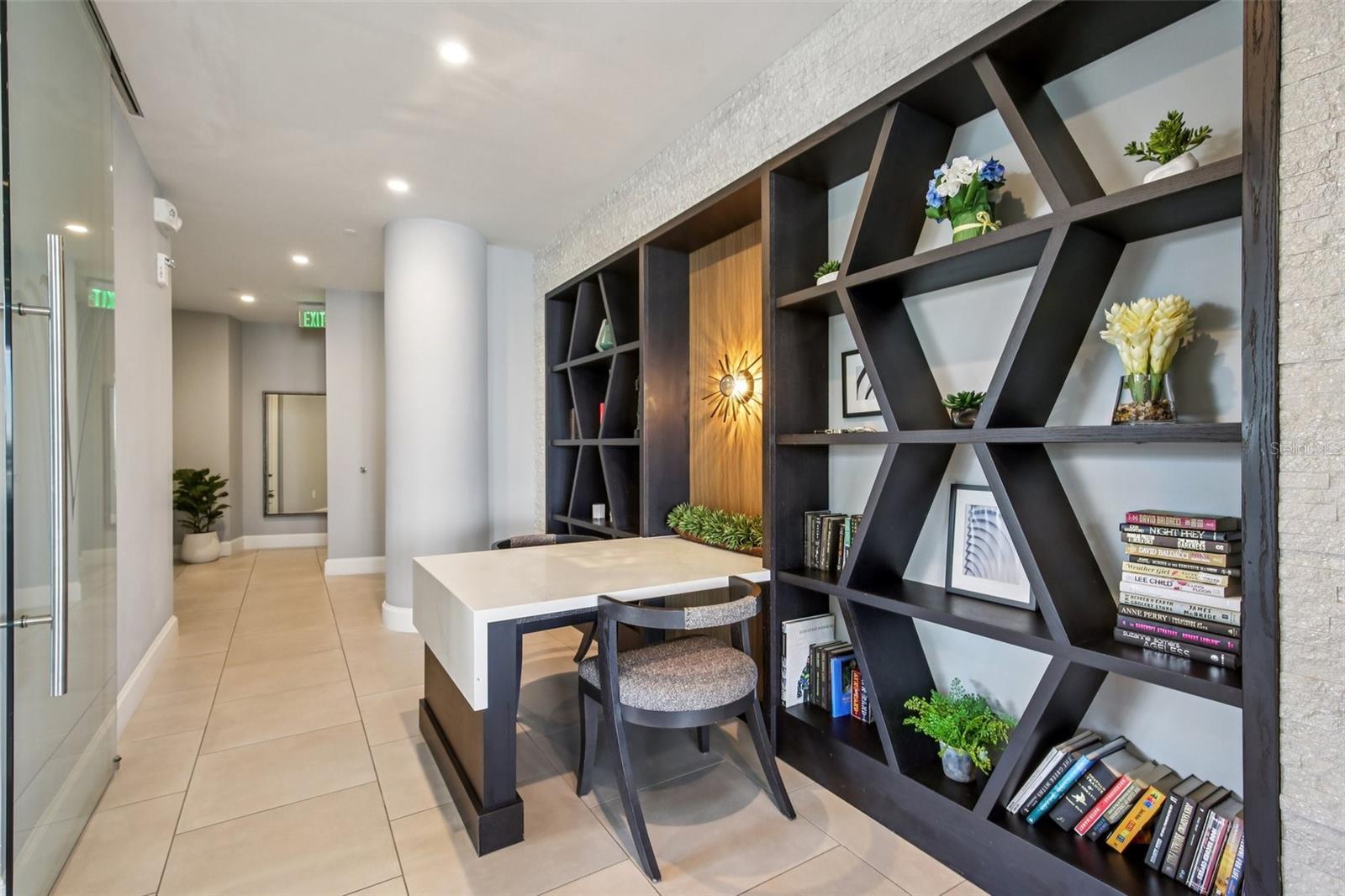 Image 79 of 98 For 3401 Bayshore Boulevard 1704