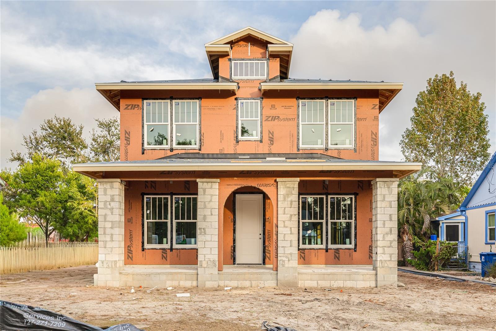 Listing photo id 0 for 2011 10th Street N