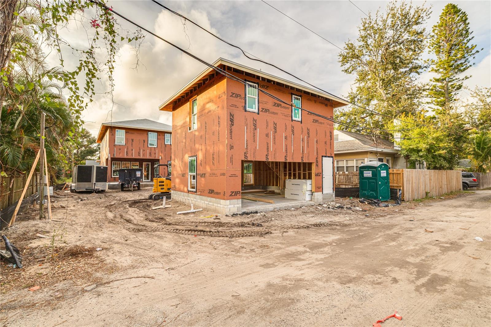 Listing photo id 5 for 2011 10th Street N