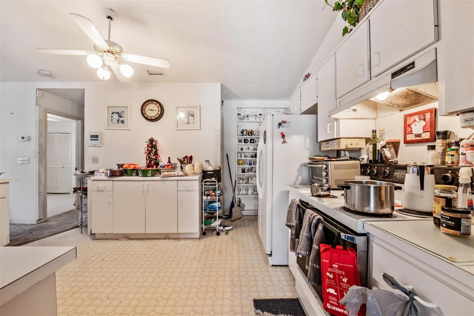 Image 15 of 37 For 2050 Telogia Court