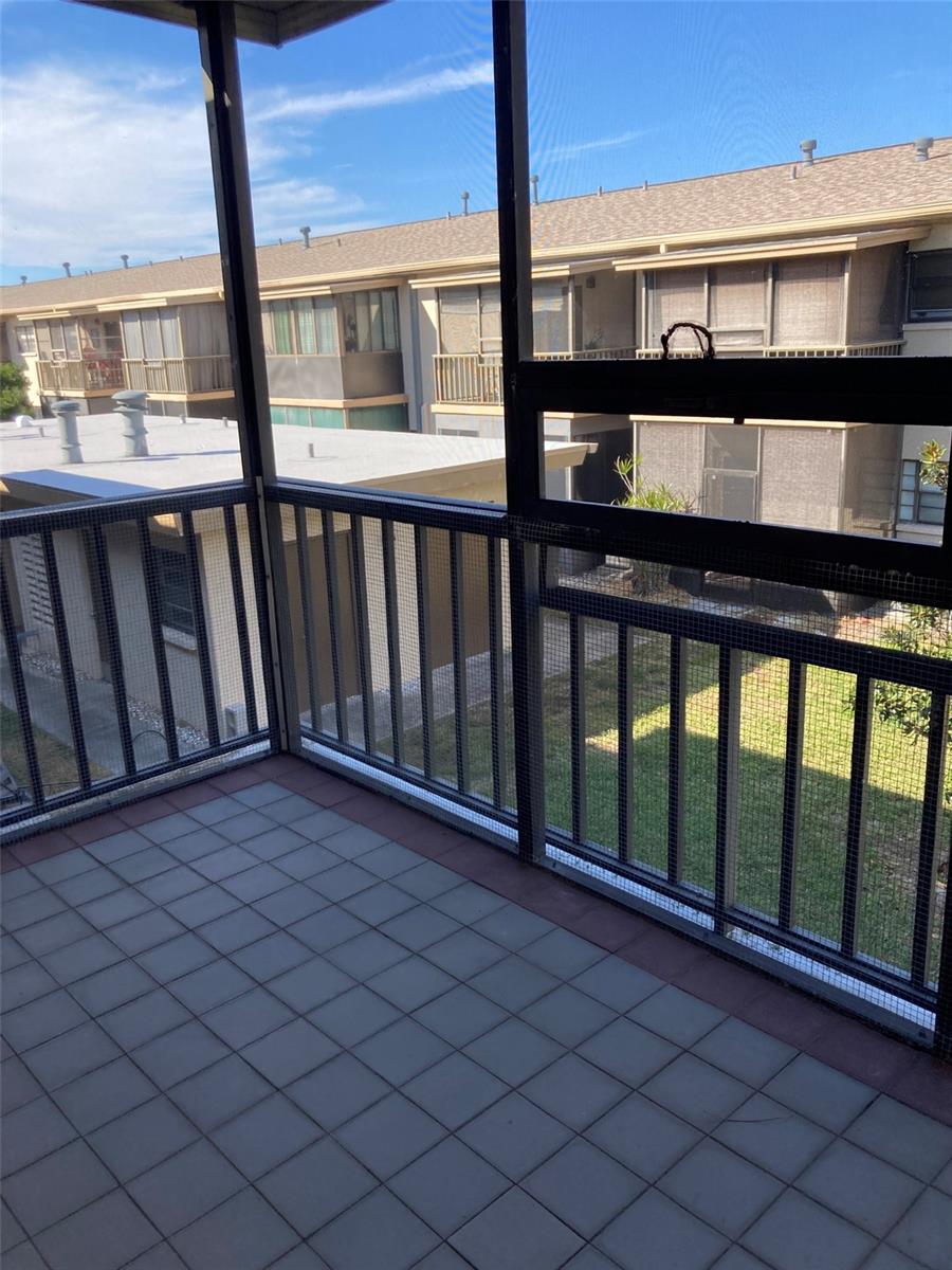 Image 25 of 51 For 5925 Terrace Park Drive N 209