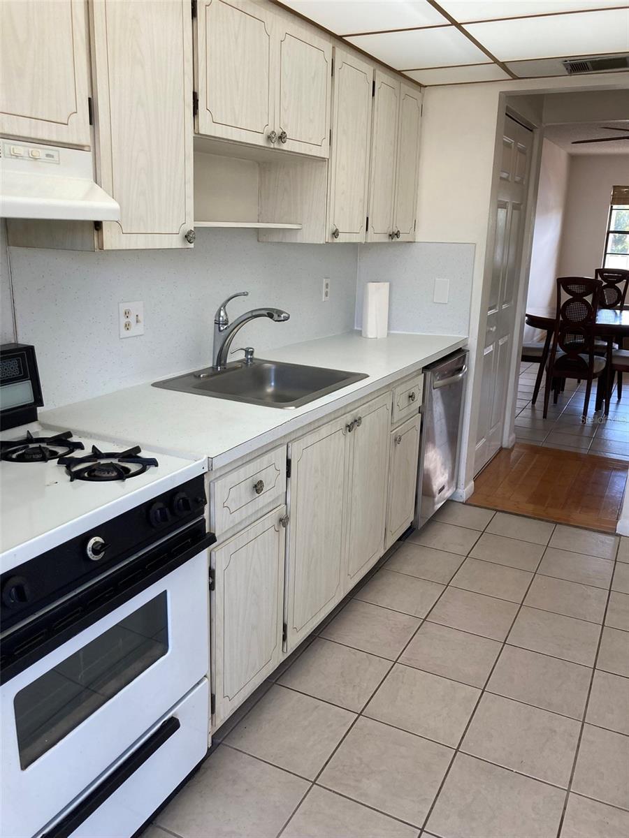 Image 27 of 51 For 5925 Terrace Park Drive N 209