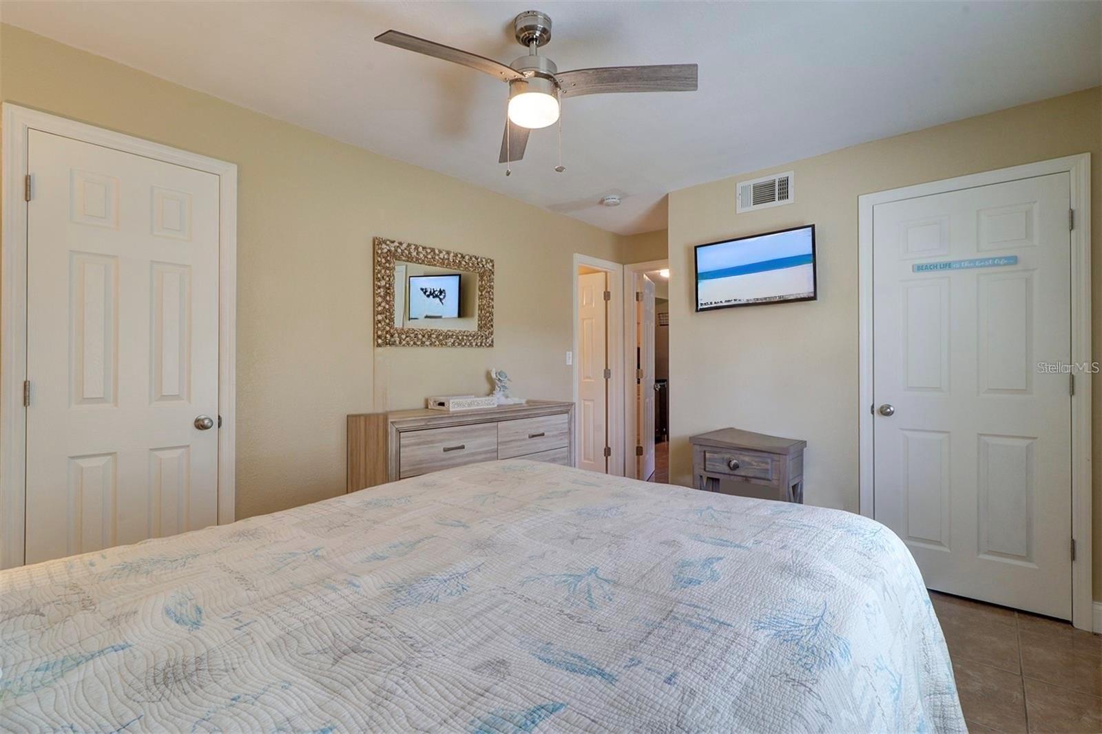 Image 8 of 21 For 4215 Bay Drive 1702b