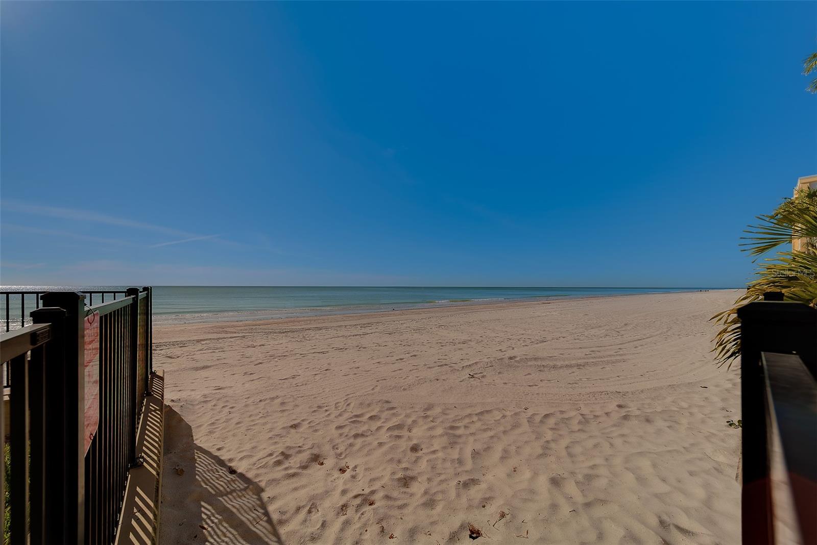 Image 18 of 51 For 16450 Gulf Boulevard 565