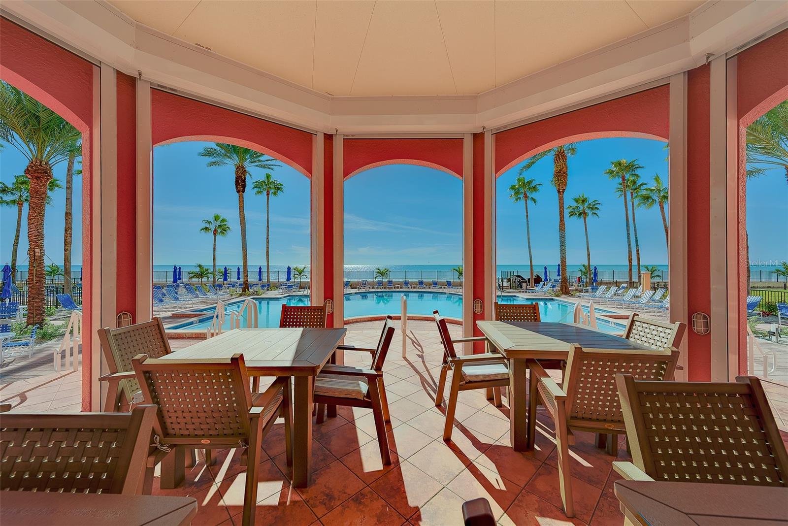 Image 35 of 51 For 16450 Gulf Boulevard 565