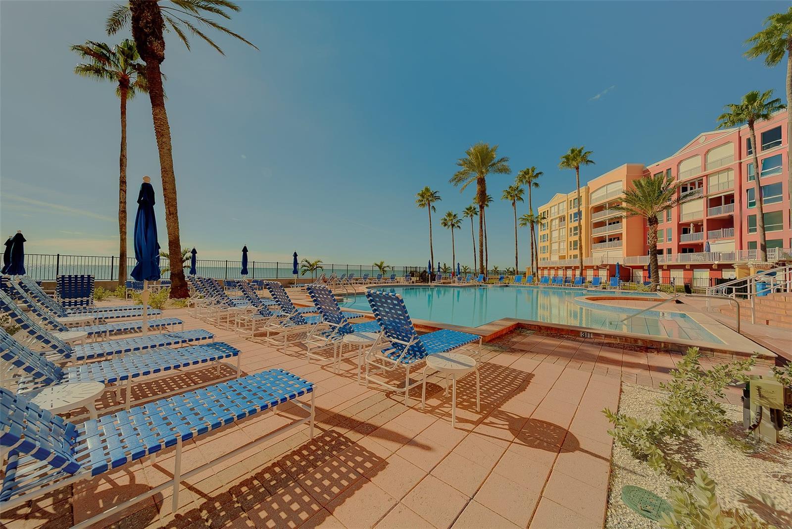 Image 37 of 51 For 16450 Gulf Boulevard 565