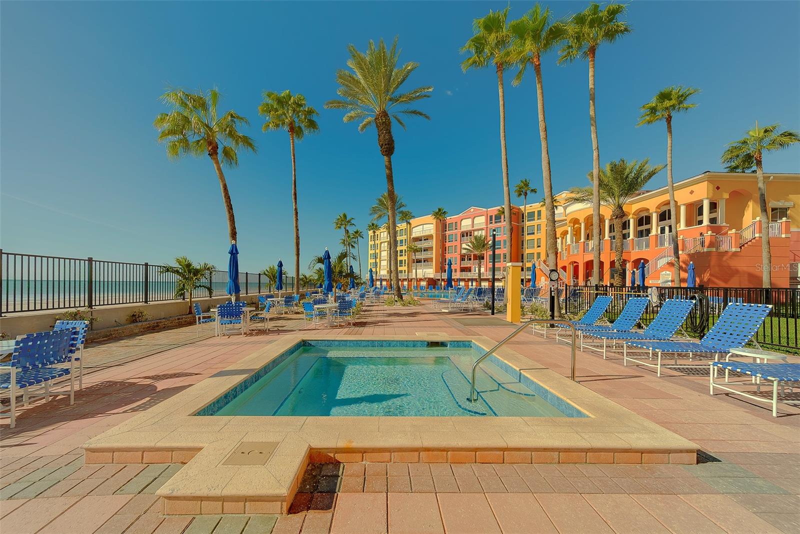 Image 38 of 51 For 16450 Gulf Boulevard 565