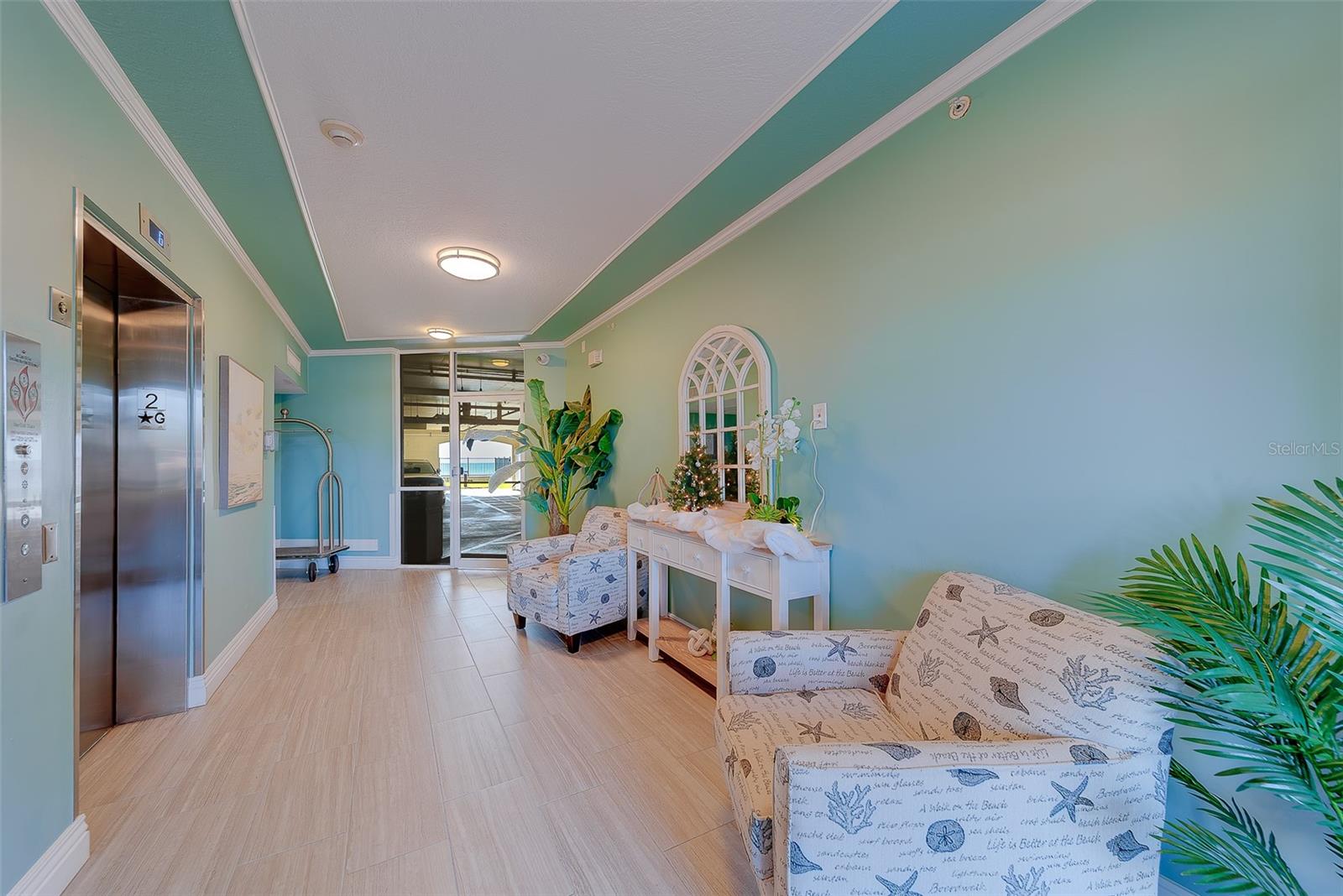 Image 46 of 51 For 16450 Gulf Boulevard 565