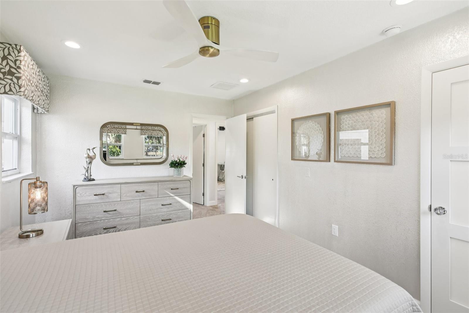 Image 34 of 64 For 213 Obrien Street