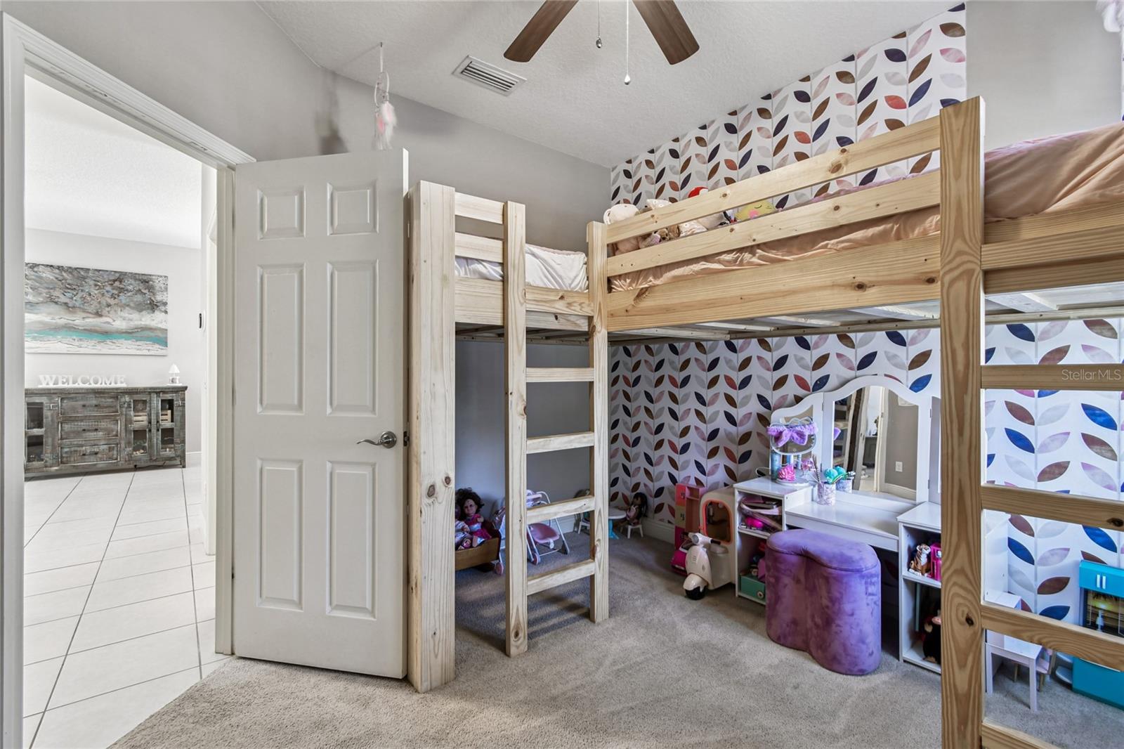 Listing photo id 18 for 12981 Burns Drive