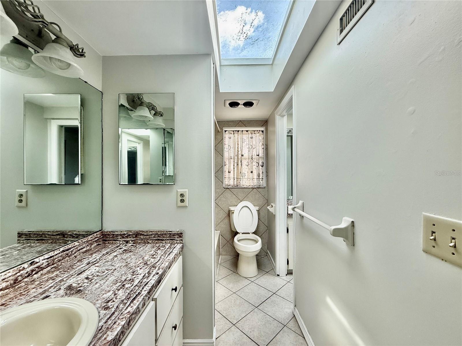 Image 7 of 8 For 210 14th Avenue Sw