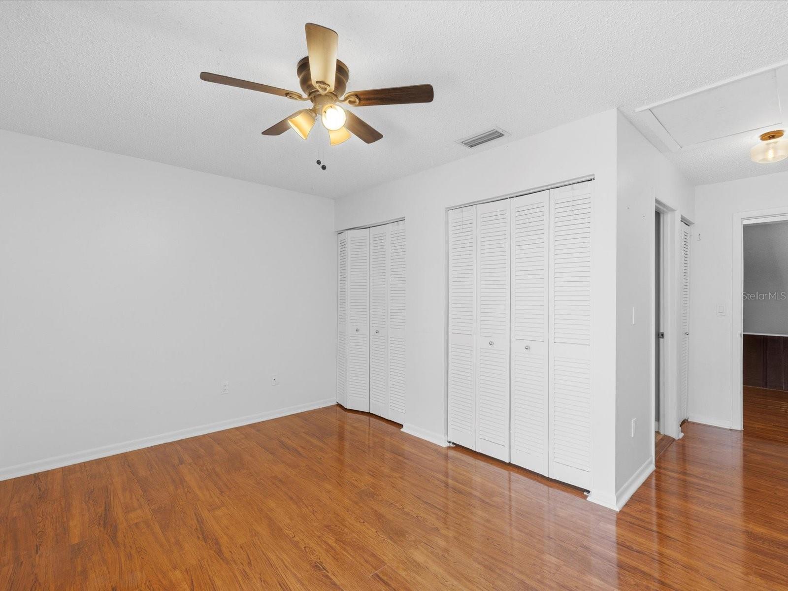 Image 16 of 49 For 1829 Clearbrooke Drive