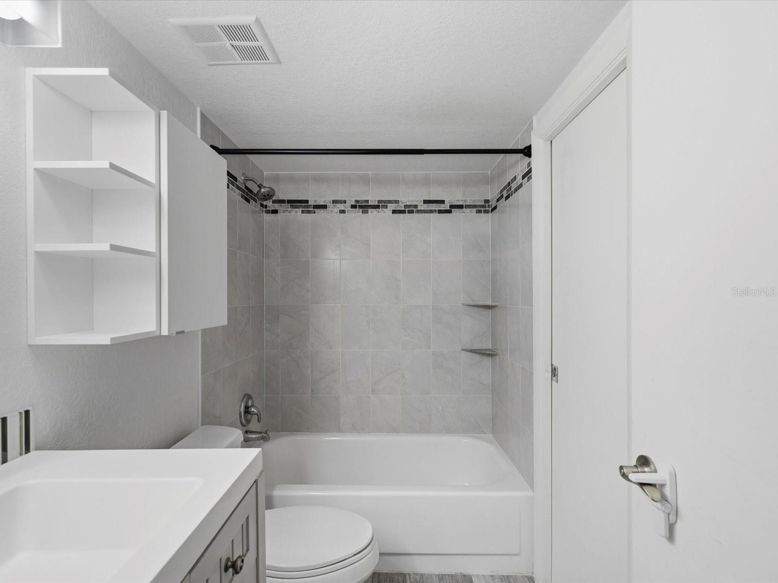 Image 18 of 49 For 1829 Clearbrooke Drive