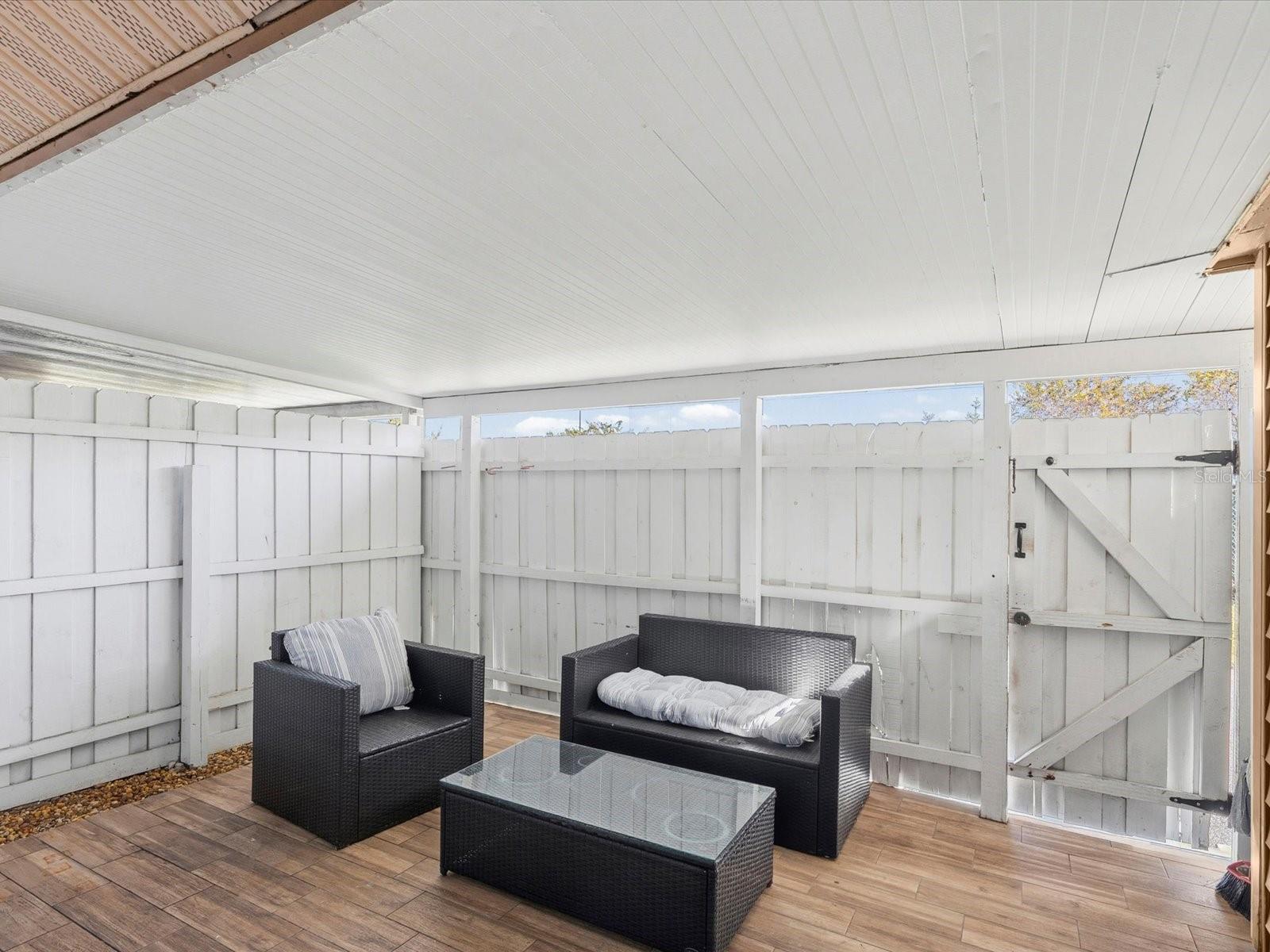 Image 23 of 49 For 1829 Clearbrooke Drive