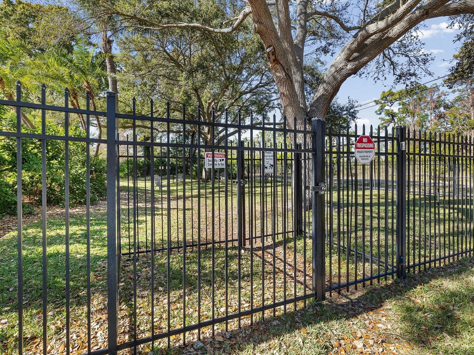 Image 32 of 49 For 1829 Clearbrooke Drive