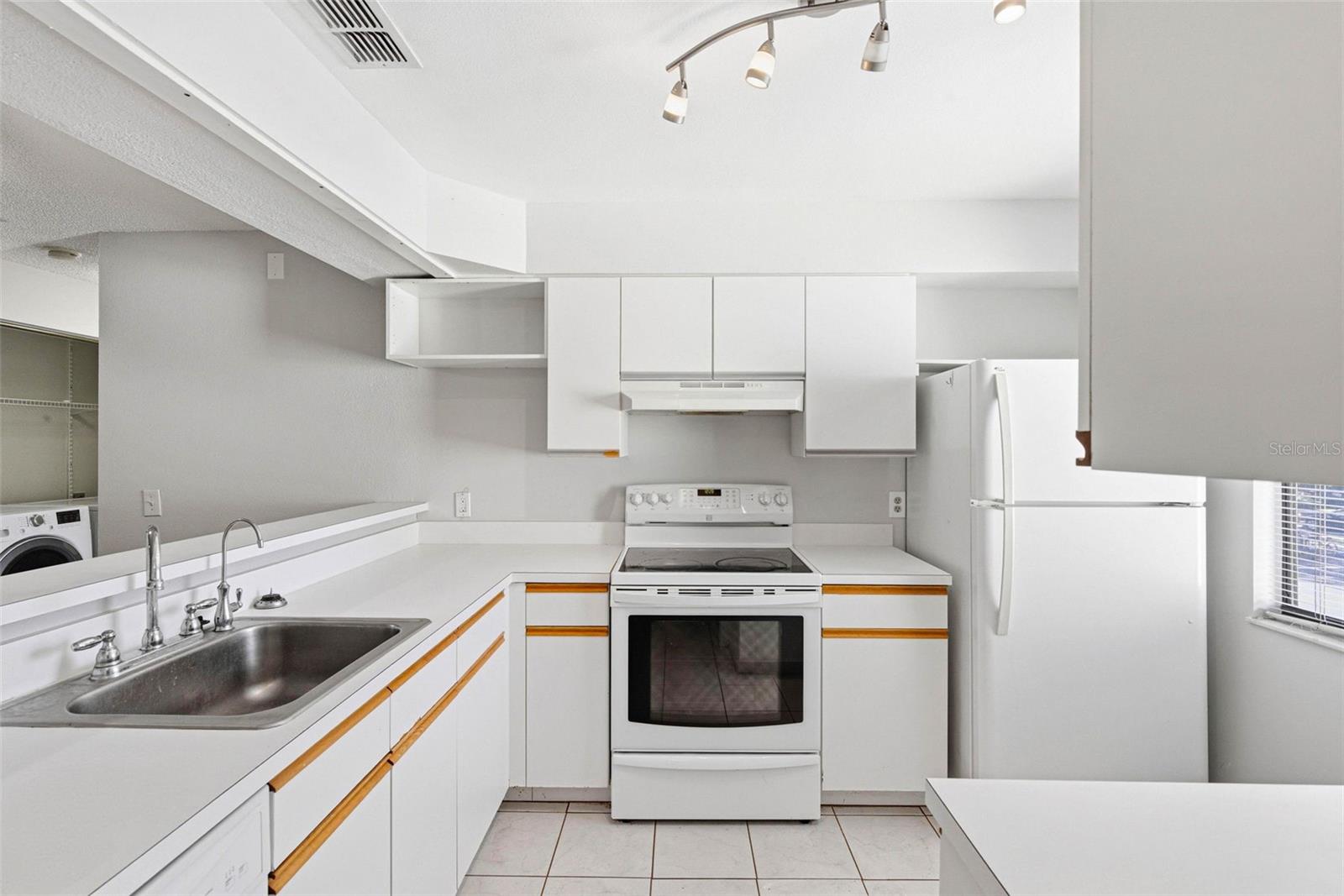 Image 11 of 66 For 3001 58th Avenue S 904