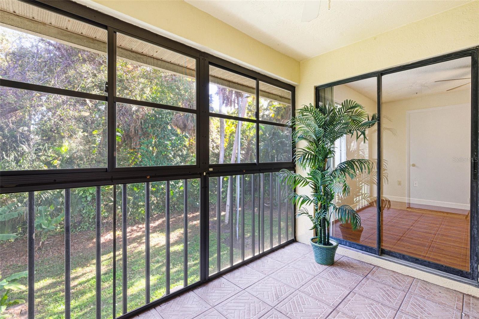 Image 17 of 66 For 3001 58th Avenue S 904