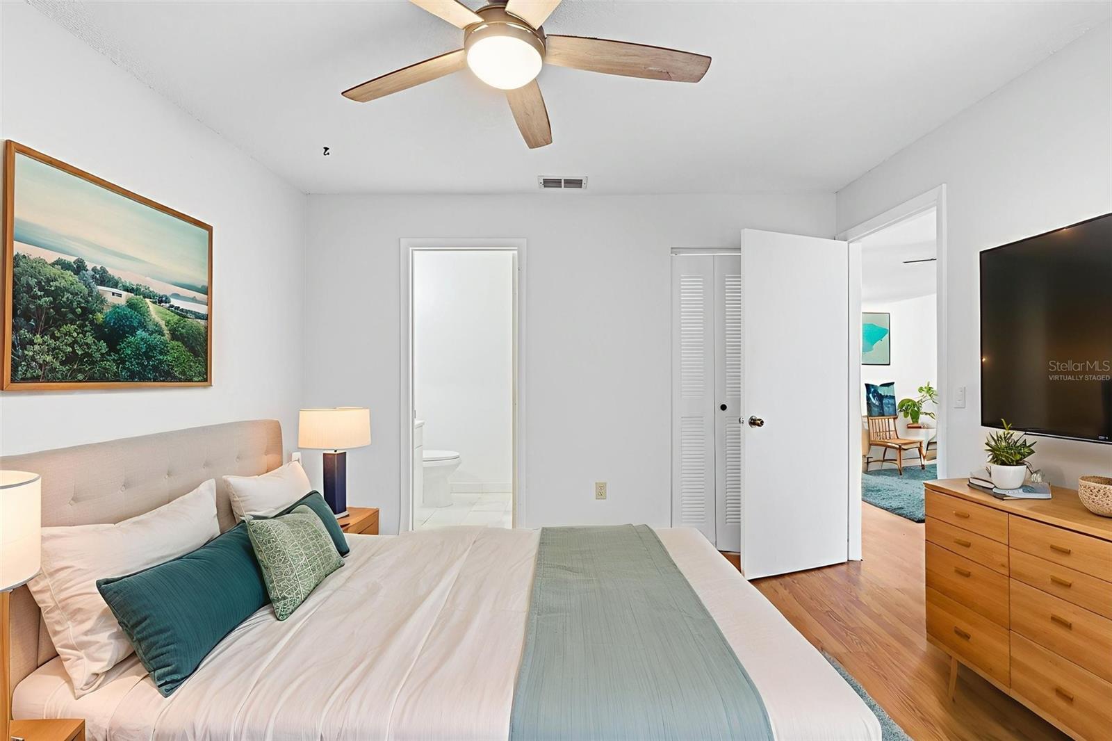 Image 22 of 66 For 3001 58th Avenue S 904