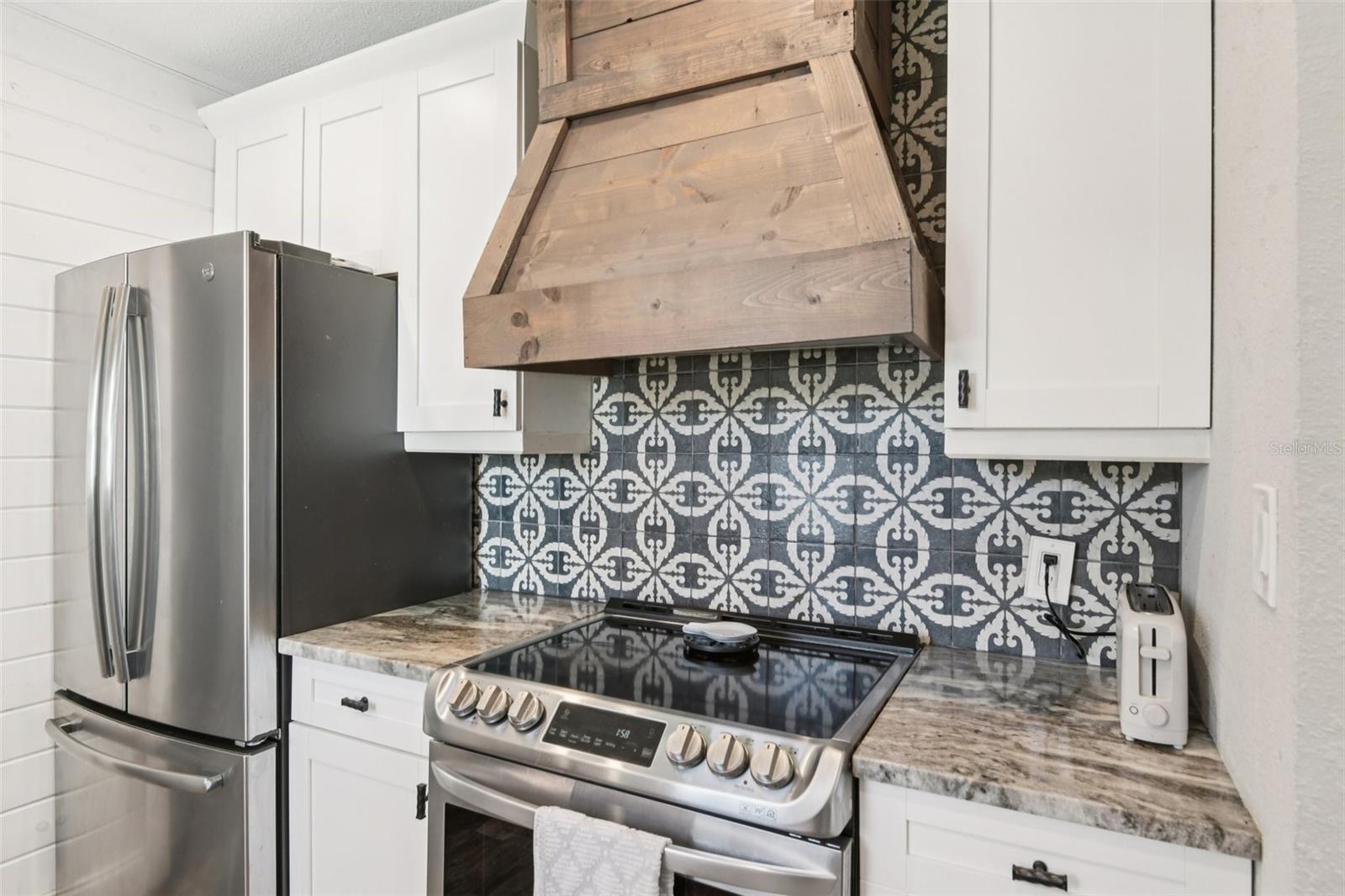 Image 11 of 34 For 704 Fribley Street