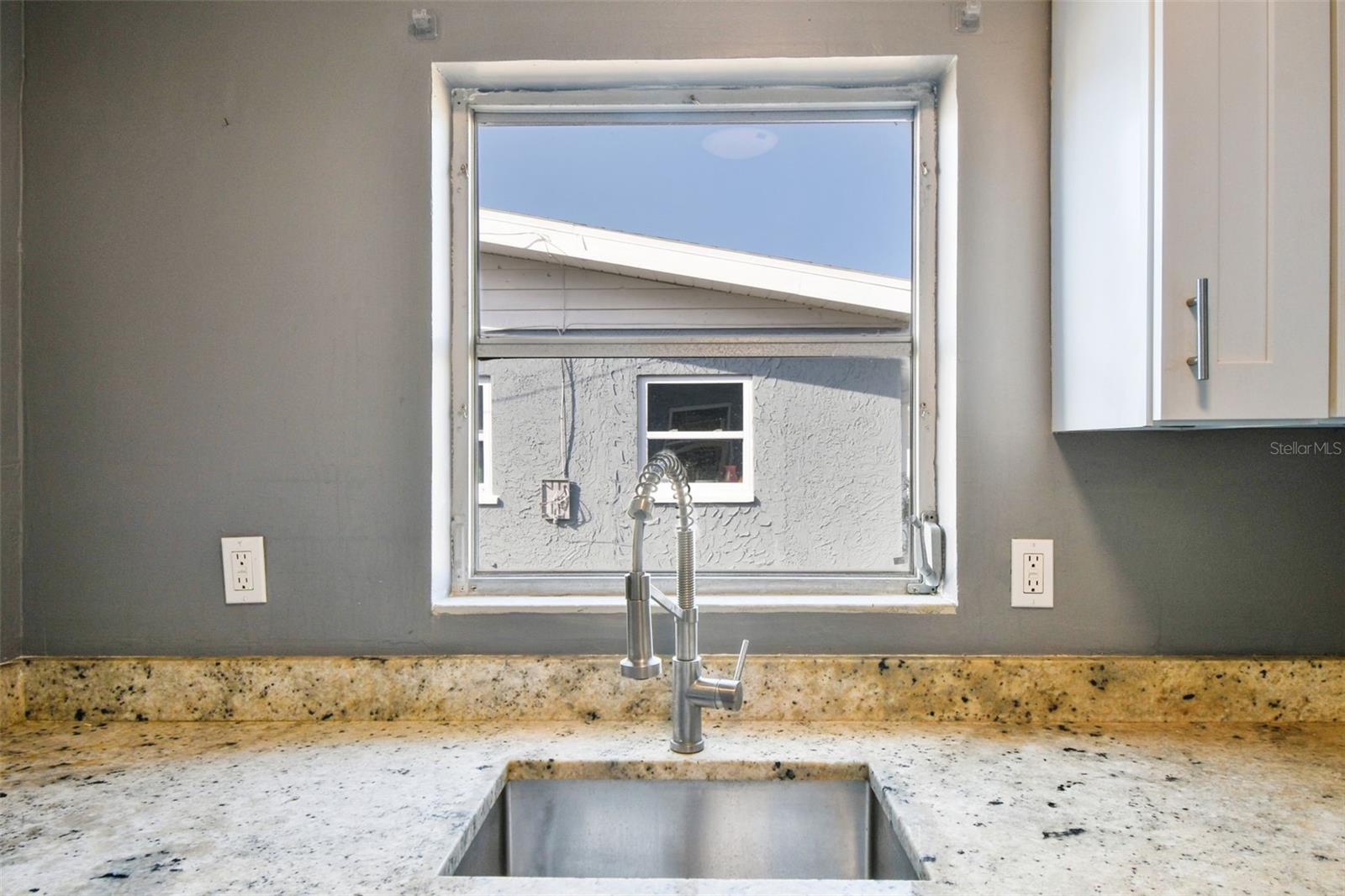 Listing photo id 11 for 6538 42nd Avenue N