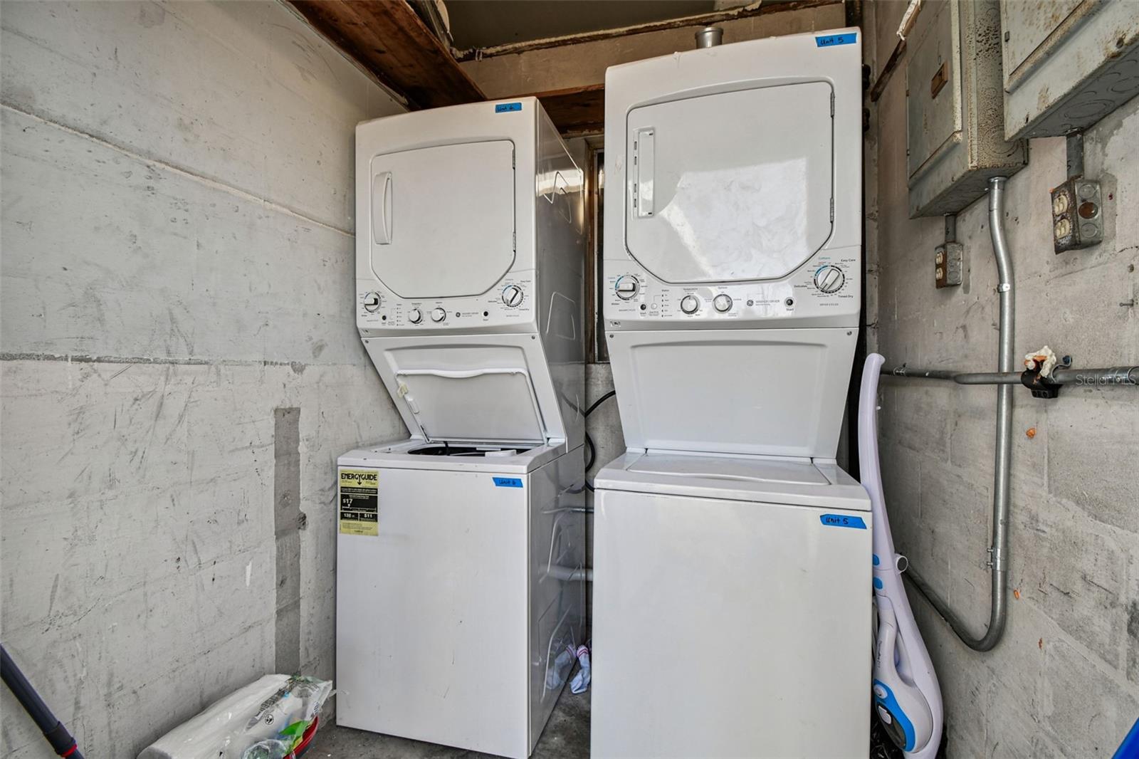 Listing photo id 25 for 6538 42nd Avenue N