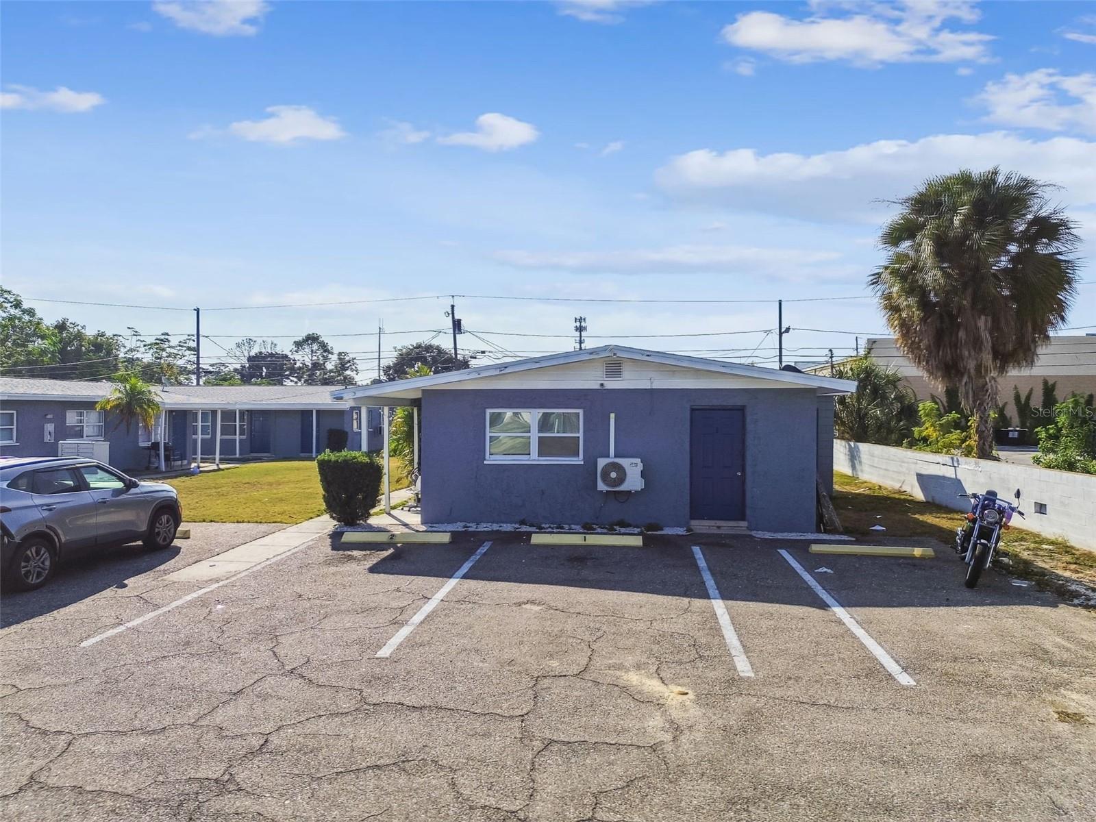 Listing photo id 27 for 6538 42nd Avenue N