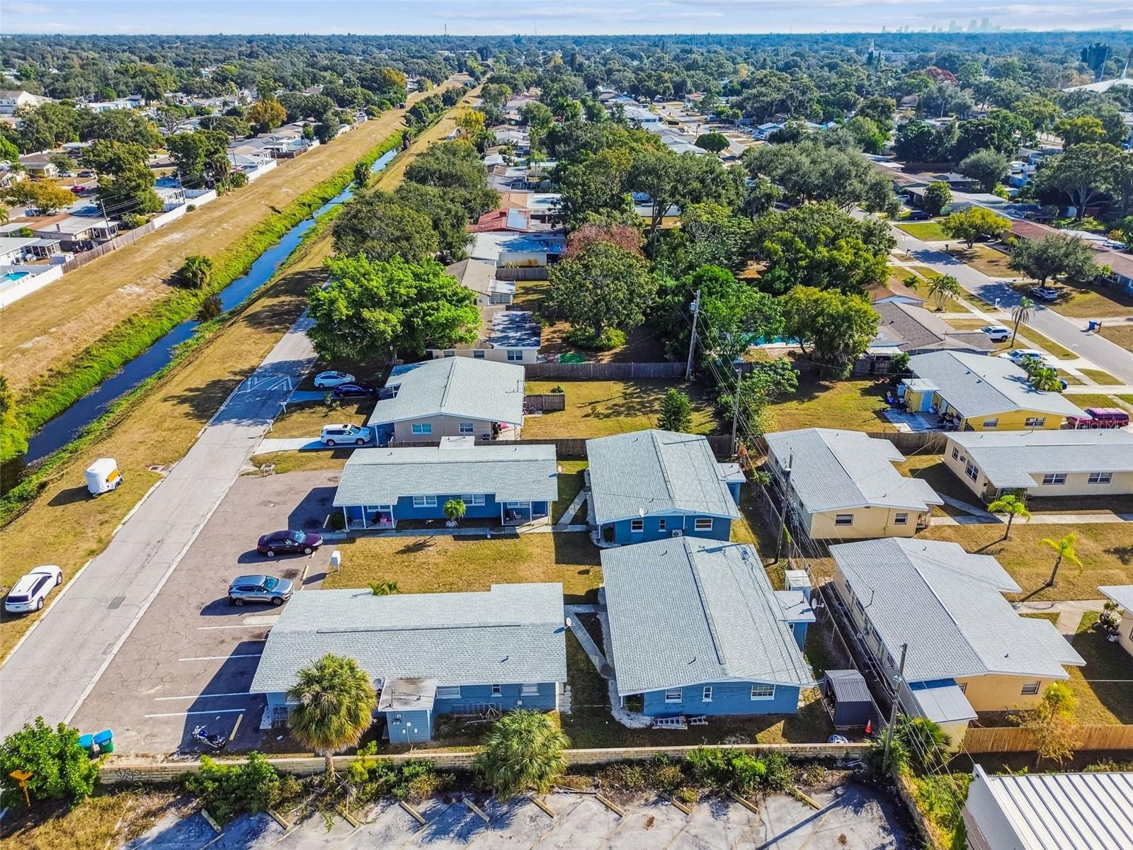 Listing photo id 32 for 6538 42nd Avenue N