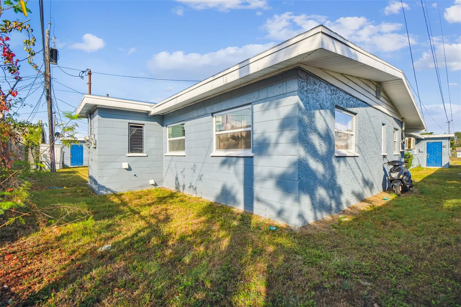 Listing photo id 39 for 6538 42nd Avenue N