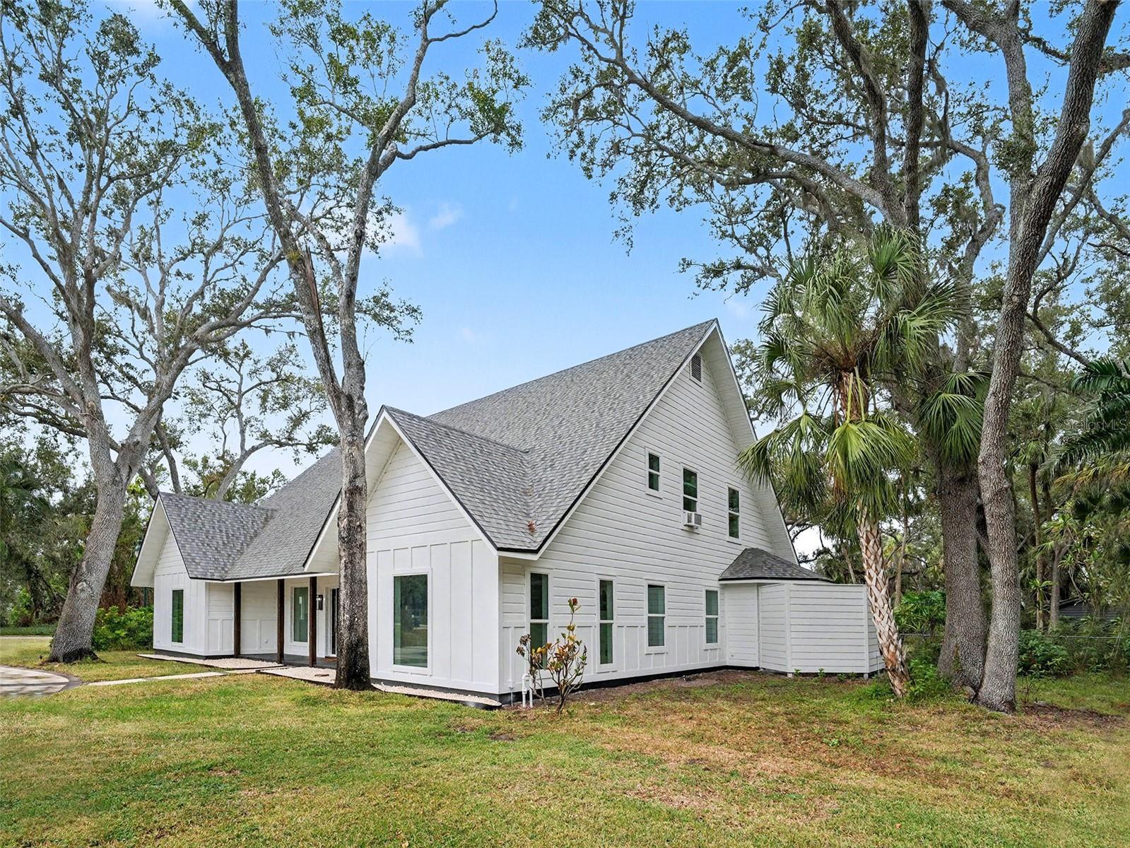 Image 2 of 43 For 1600 17th Street W