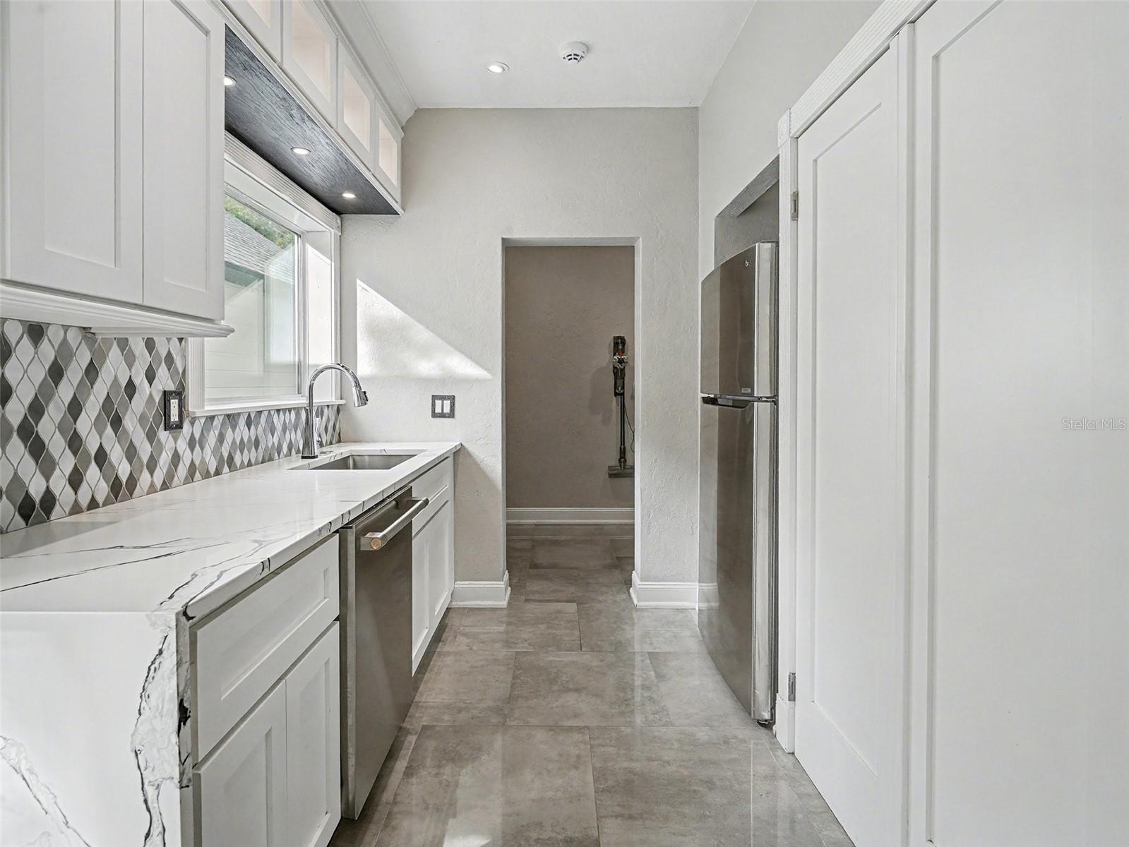 Image 20 of 43 For 1600 17th Street W