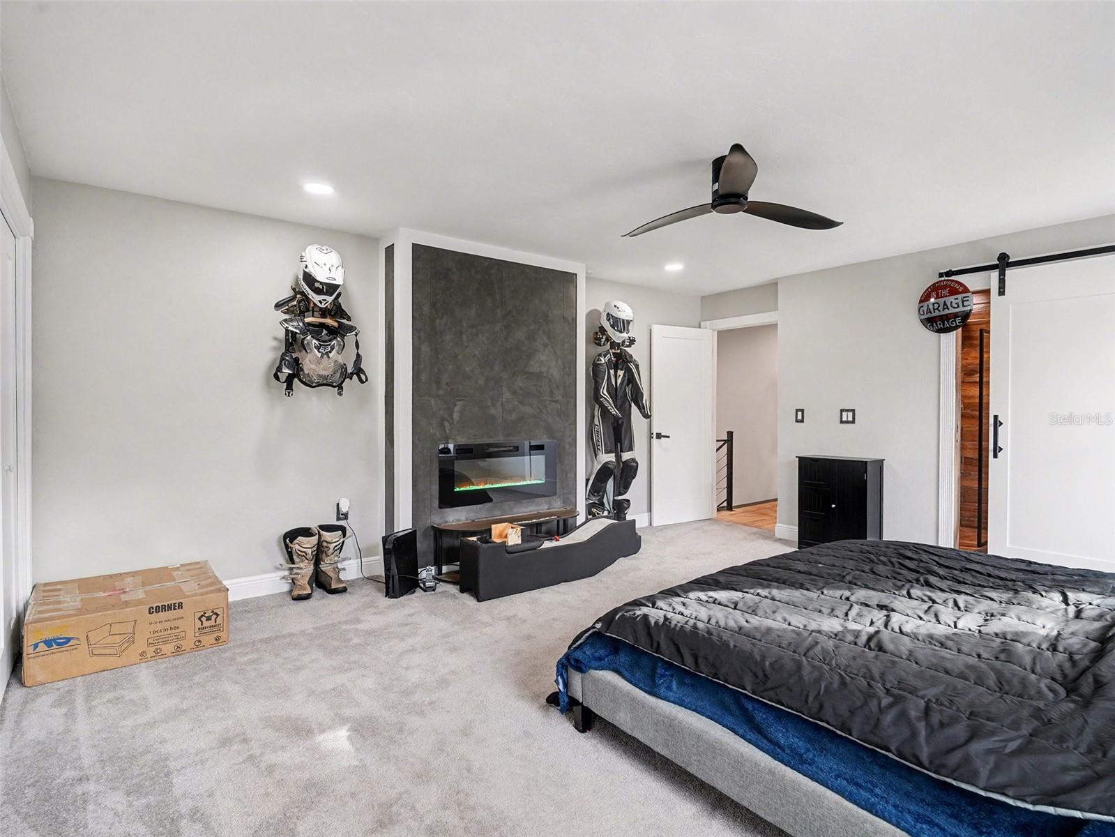 Image 22 of 43 For 1600 17th Street W