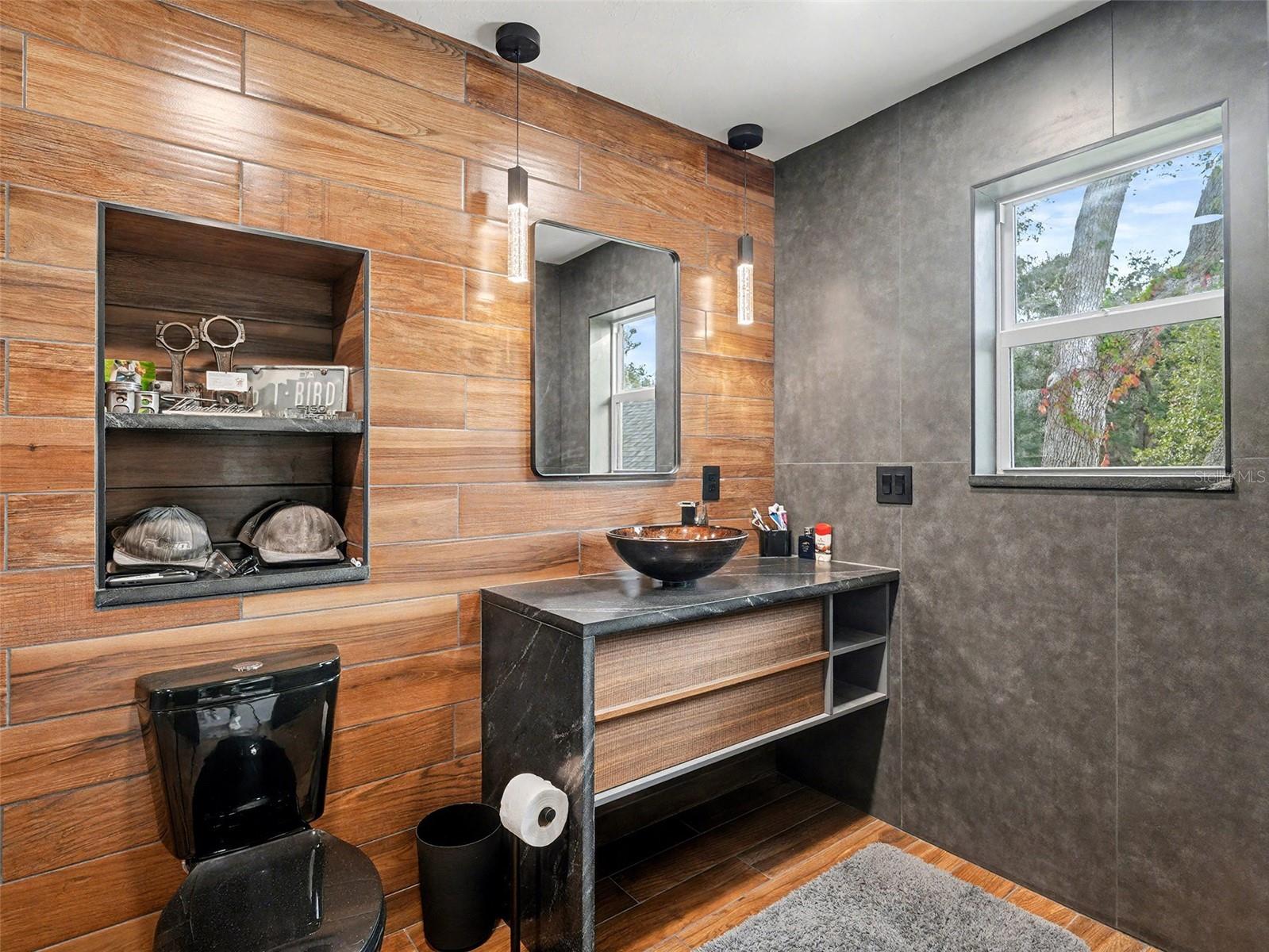 Image 24 of 43 For 1600 17th Street W