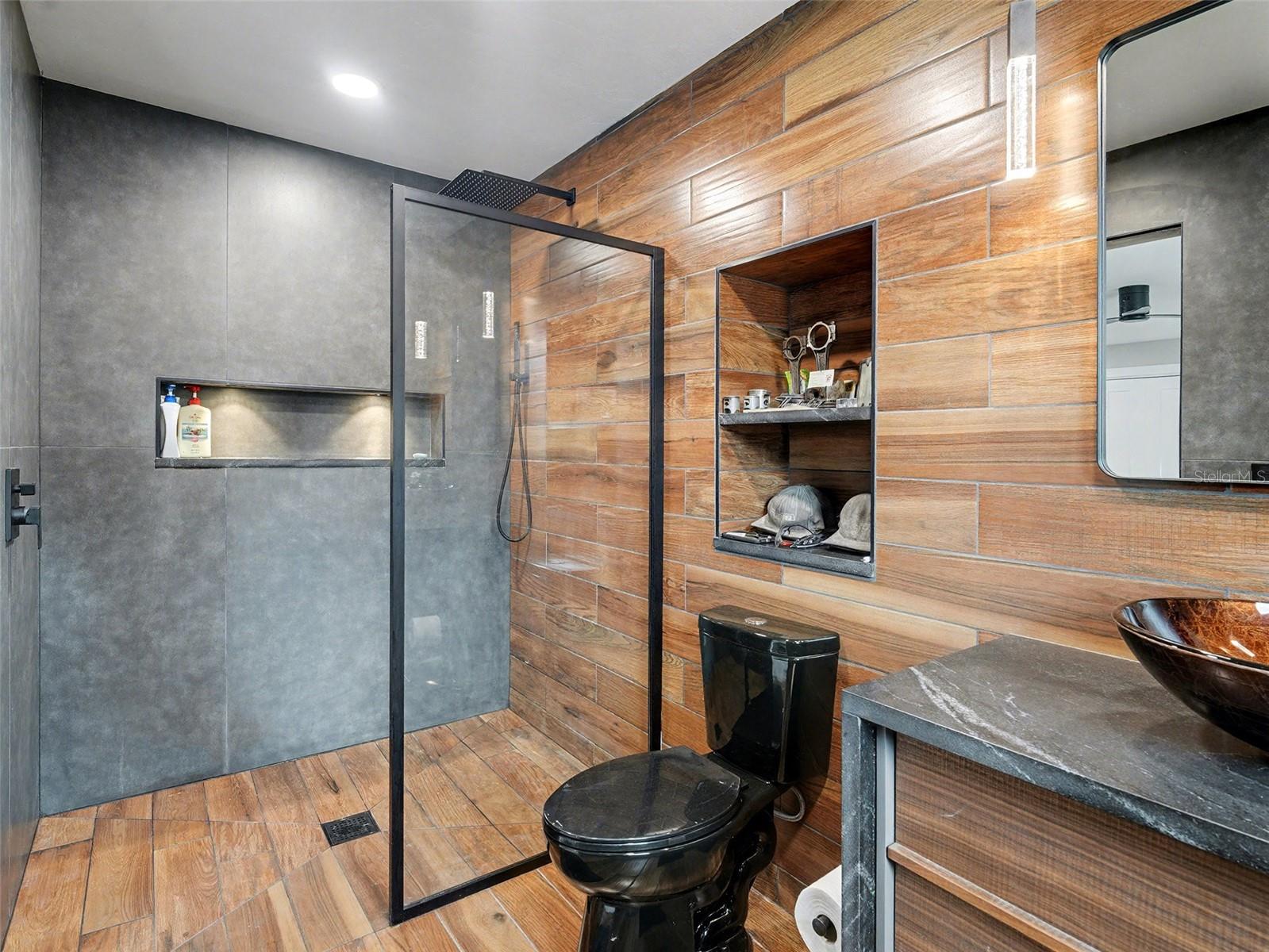 Image 25 of 43 For 1600 17th Street W