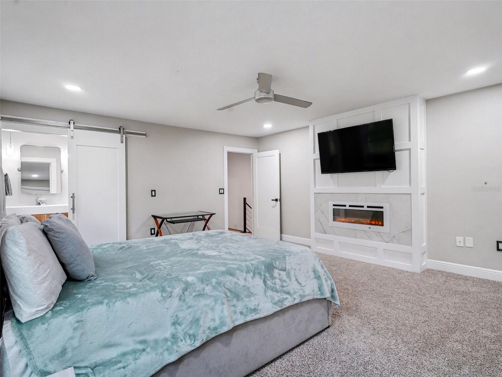 Image 27 of 43 For 1600 17th Street W