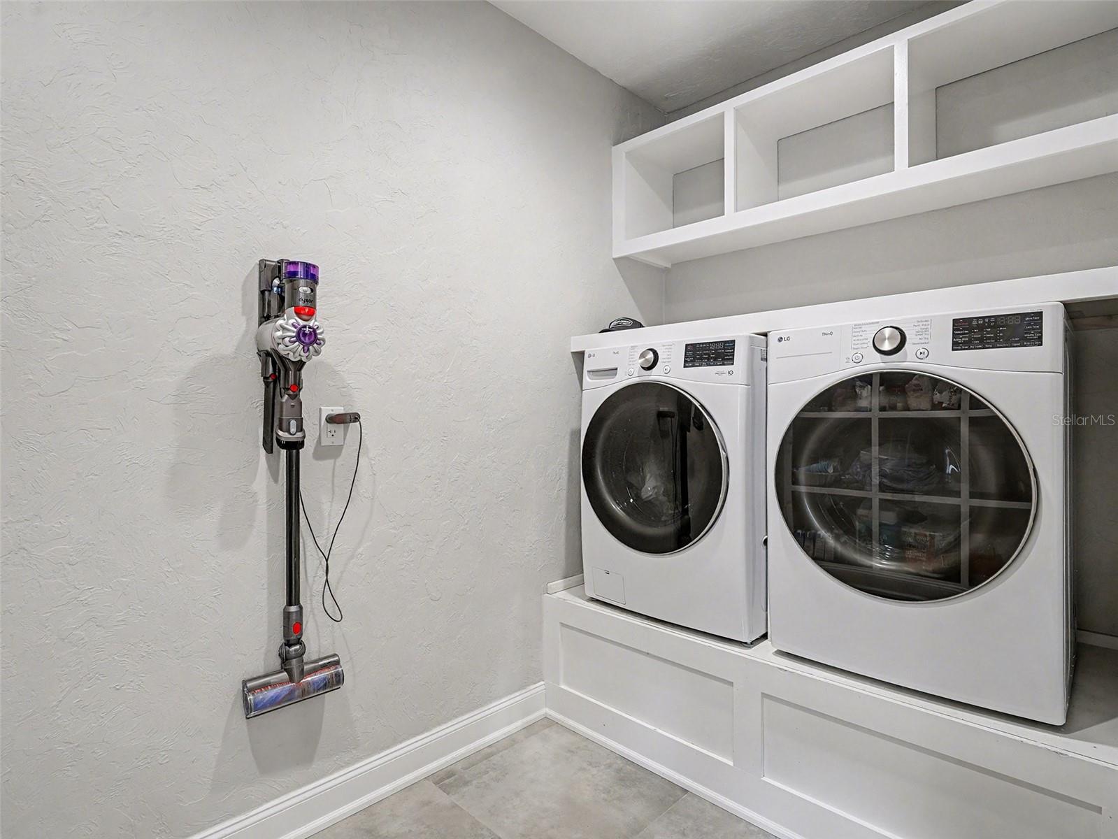 Image 29 of 43 For 1600 17th Street W