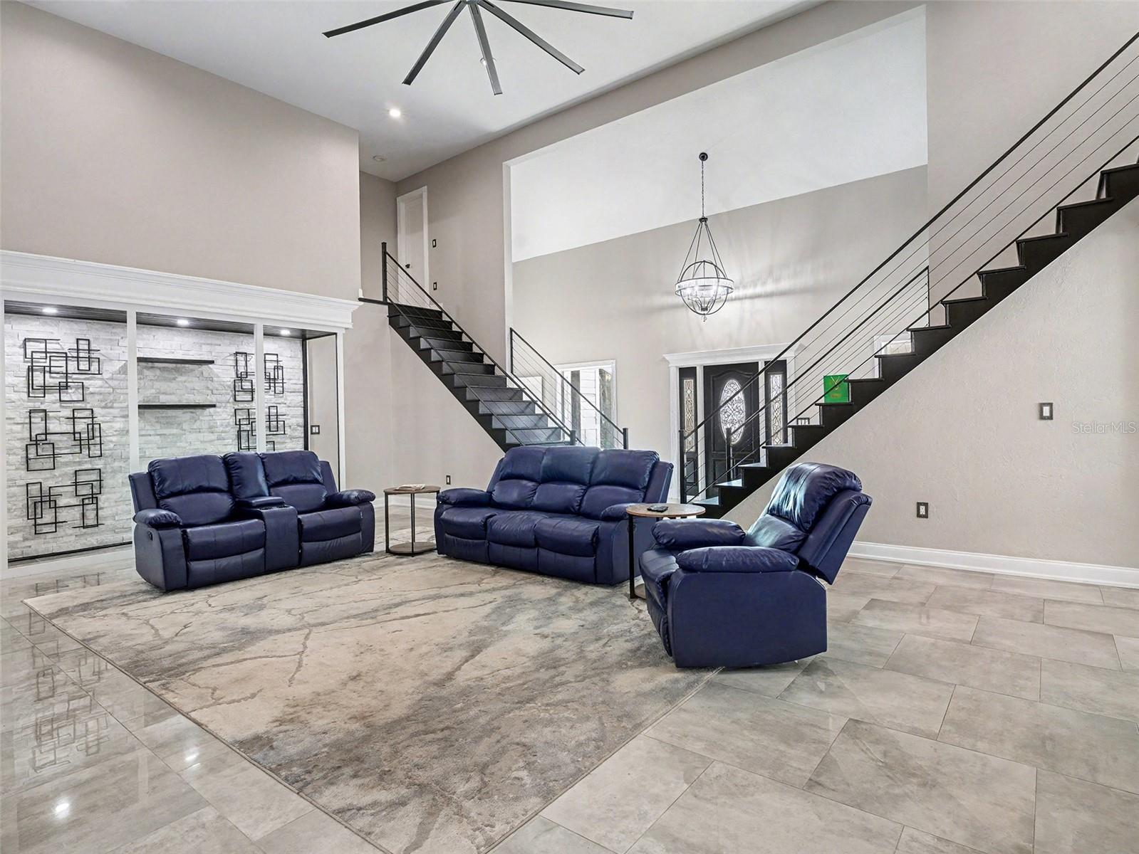 Image 3 of 43 For 1600 17th Street W