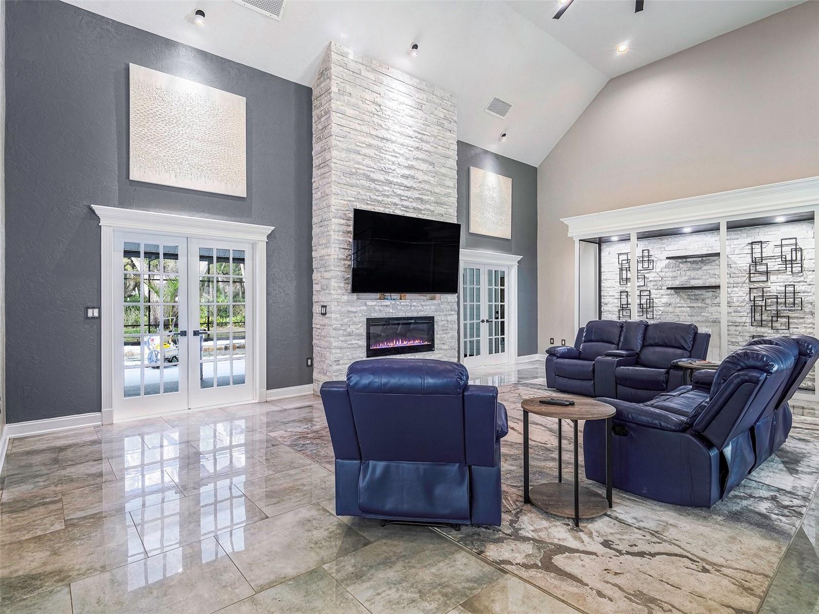 Image 4 of 43 For 1600 17th Street W