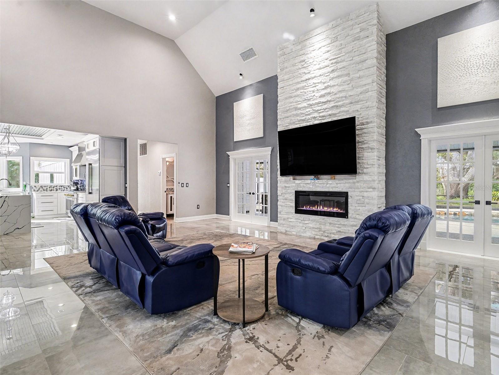 Image 5 of 43 For 1600 17th Street W