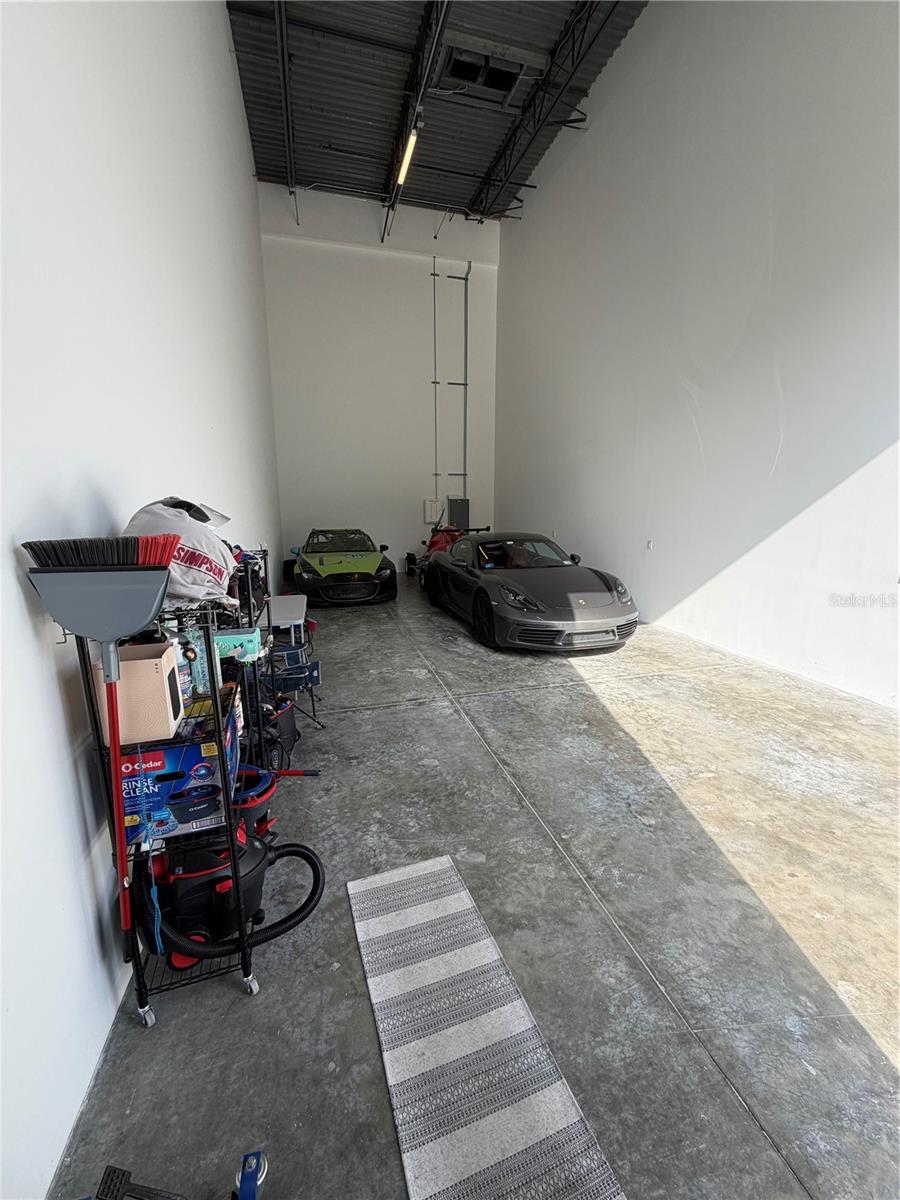 Image 9 of 26 For 6500 Motor Enclave Way 1216