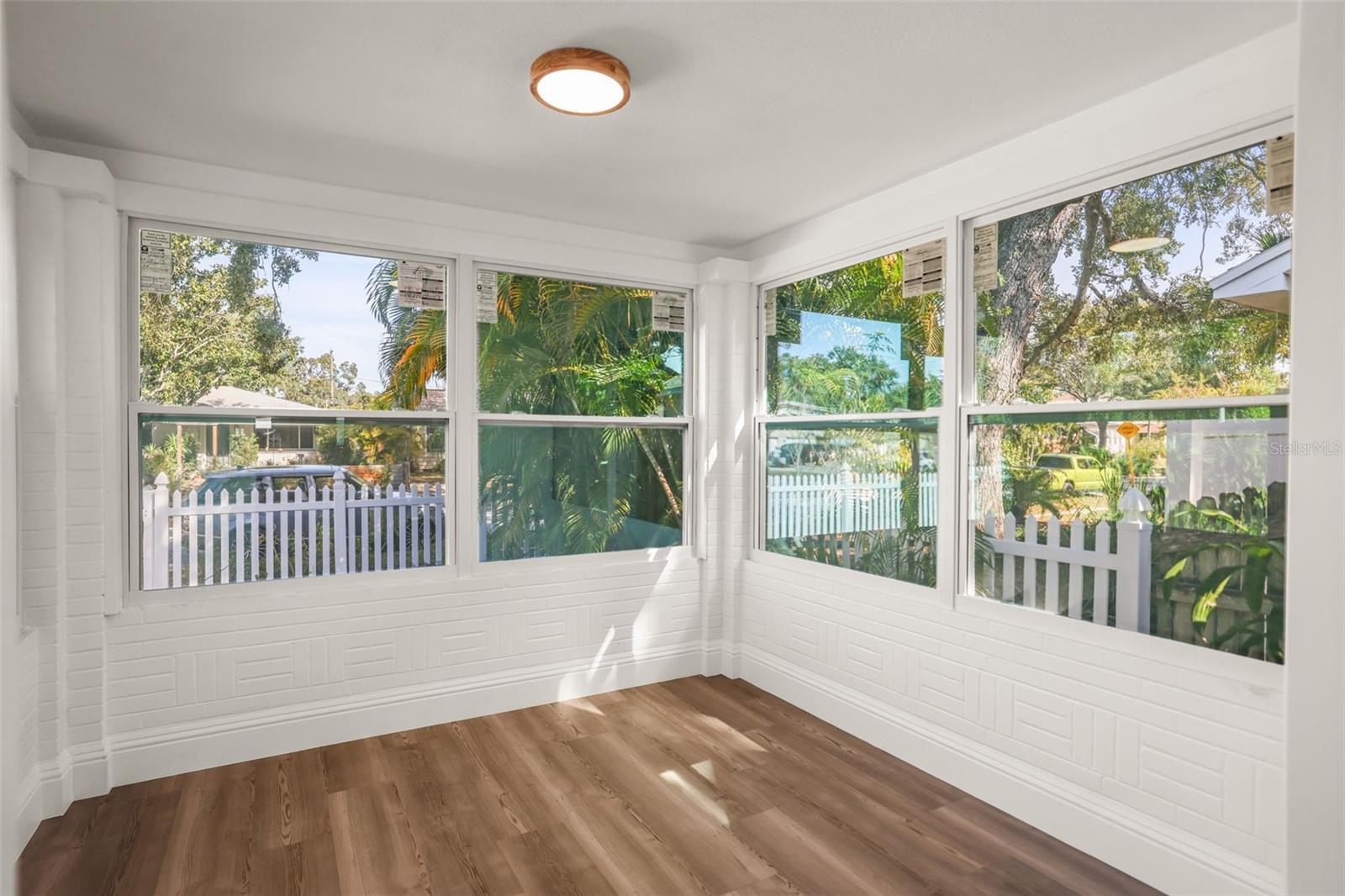 Image 11 of 60 For 1520 20th Avenue N