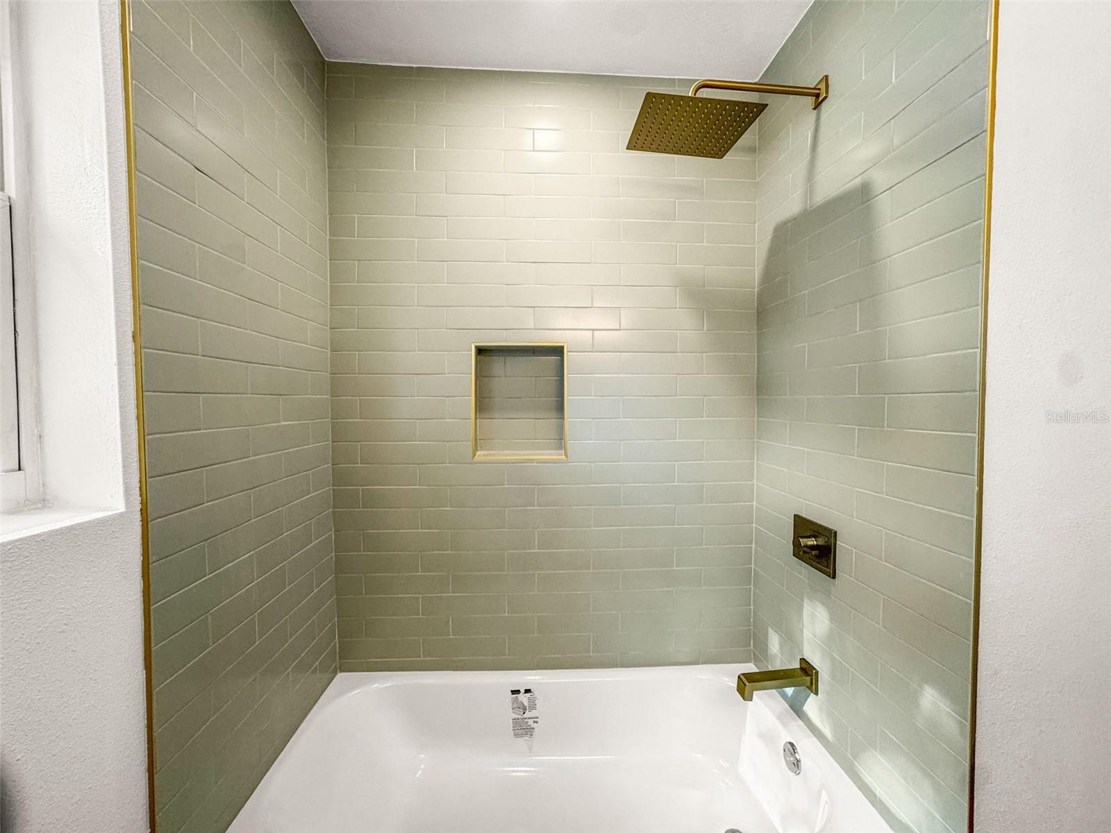 Image 21 of 60 For 1520 20th Avenue N