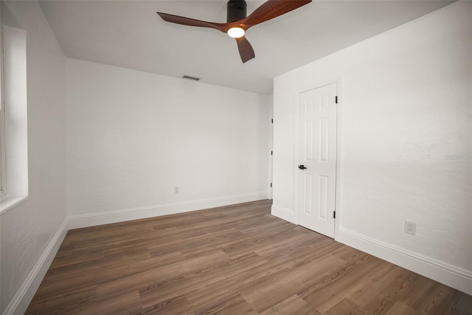 Image 28 of 60 For 1520 20th Avenue N