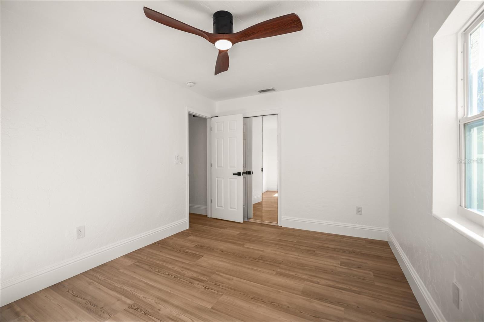 Image 29 of 60 For 1520 20th Avenue N