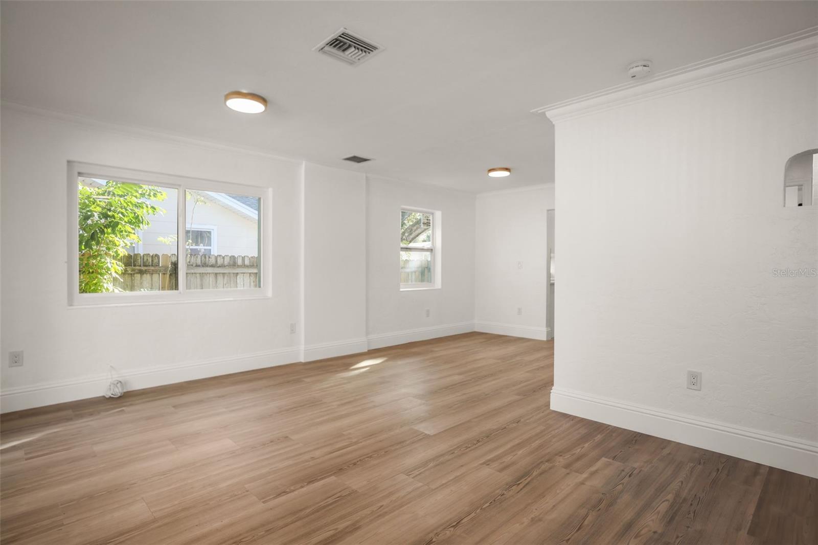 Image 4 of 60 For 1520 20th Avenue N